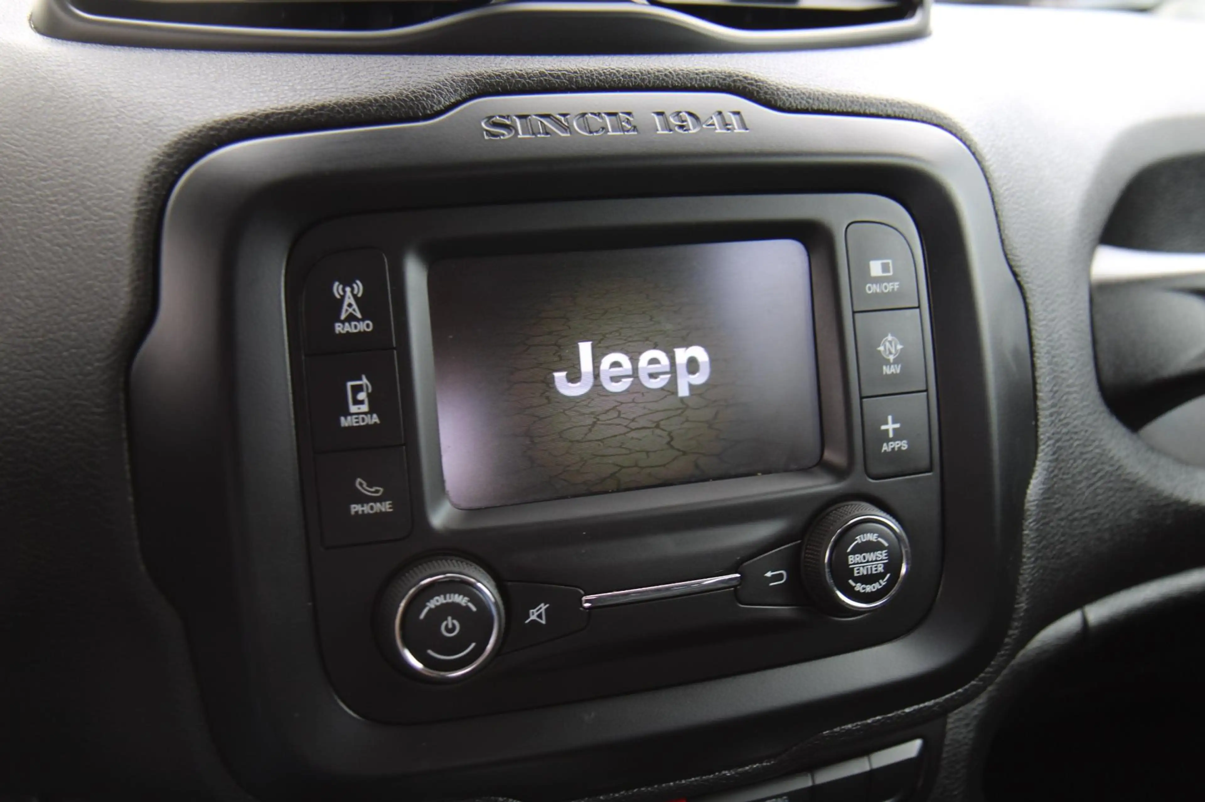 Jeep Renegade 1.4 MultiAir Automaat 140PK trekhaak luxe !! — photo 19