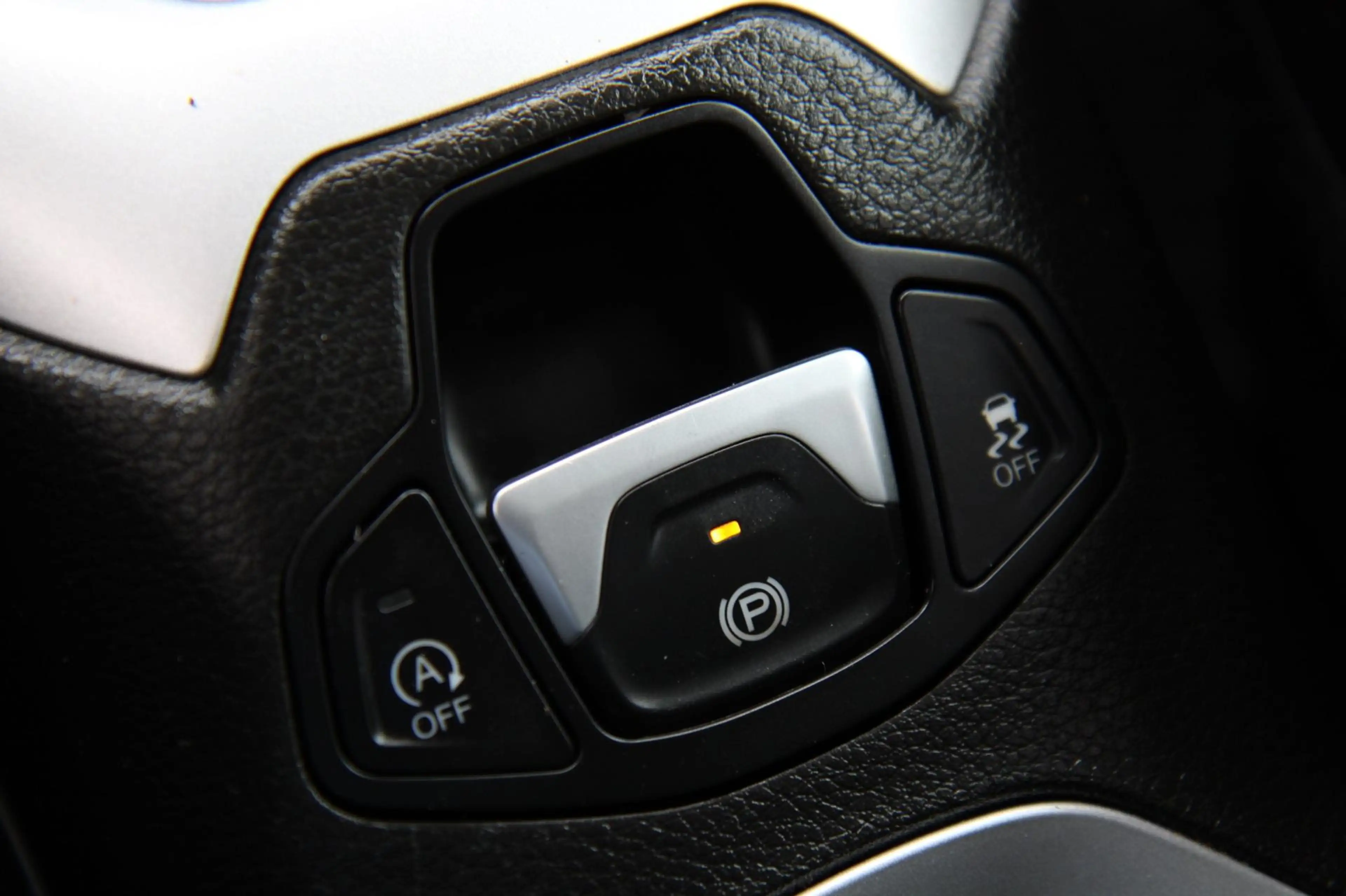 Jeep Renegade 1.4 MultiAir Automaat 140PK trekhaak luxe !! — photo 31