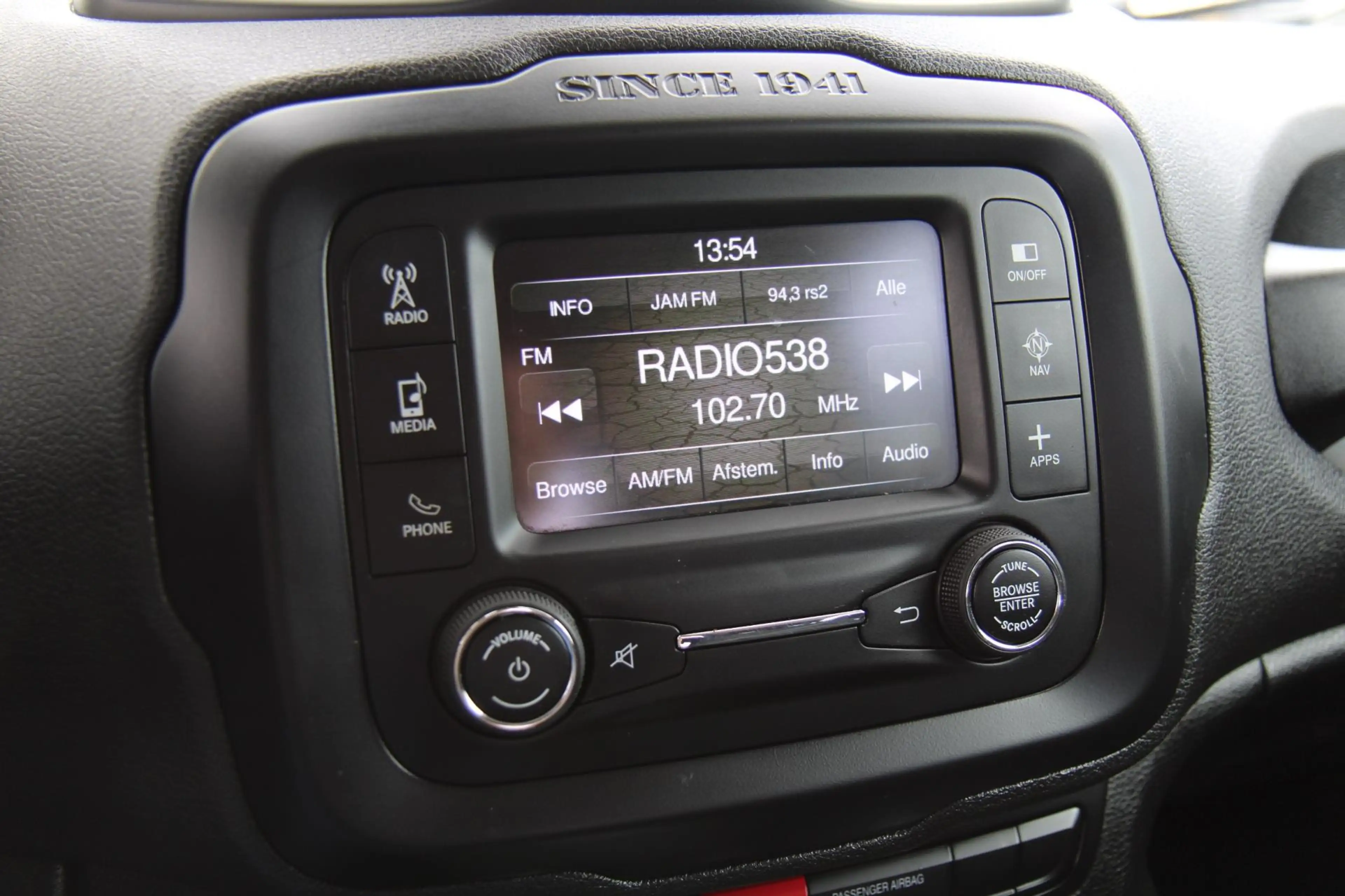 Jeep Renegade 1.4 MultiAir Automaat 140PK trekhaak luxe !! — photo 22
