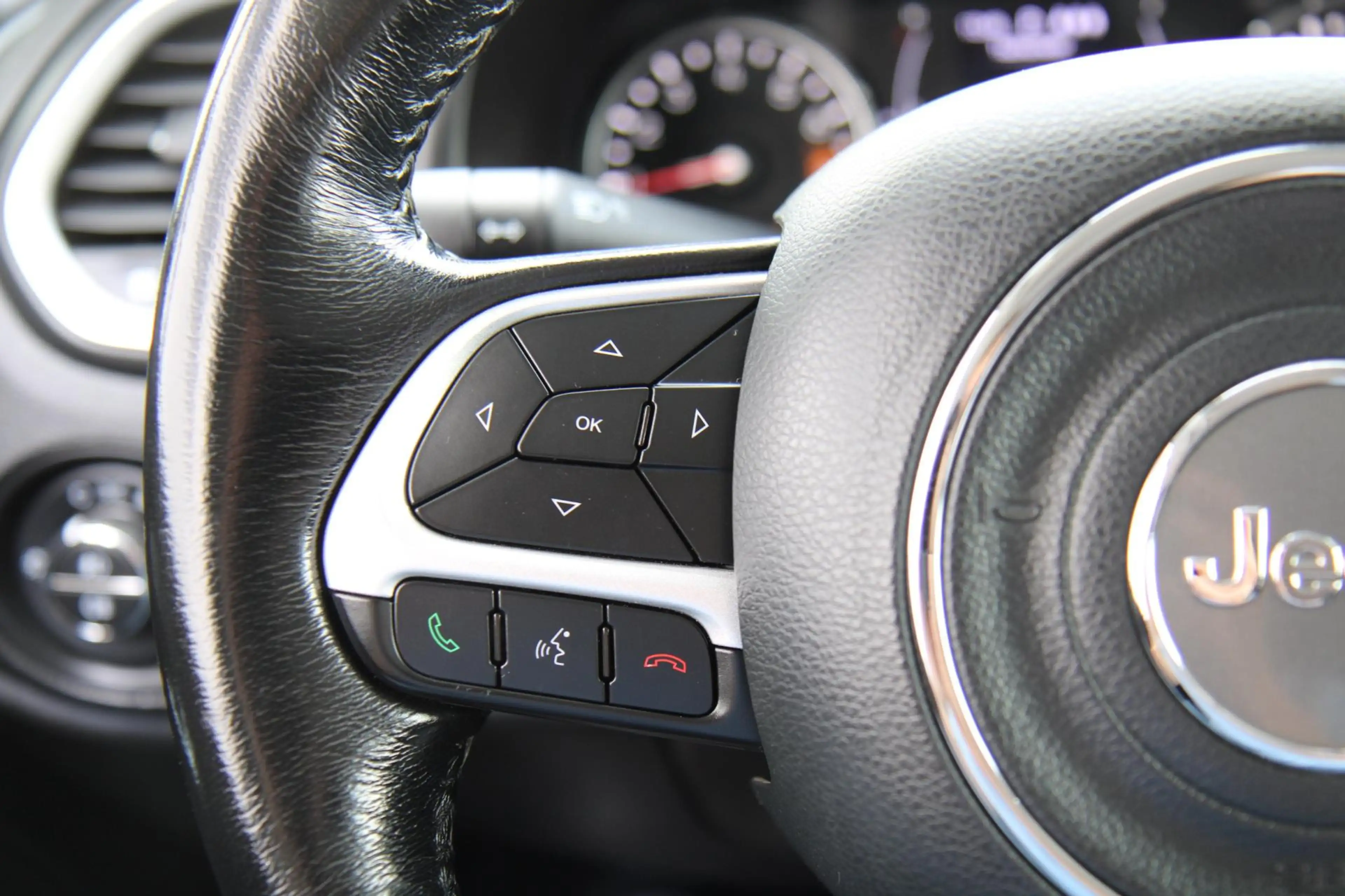 Jeep Renegade 1.4 MultiAir Automaat 140PK trekhaak luxe !! — photo 14