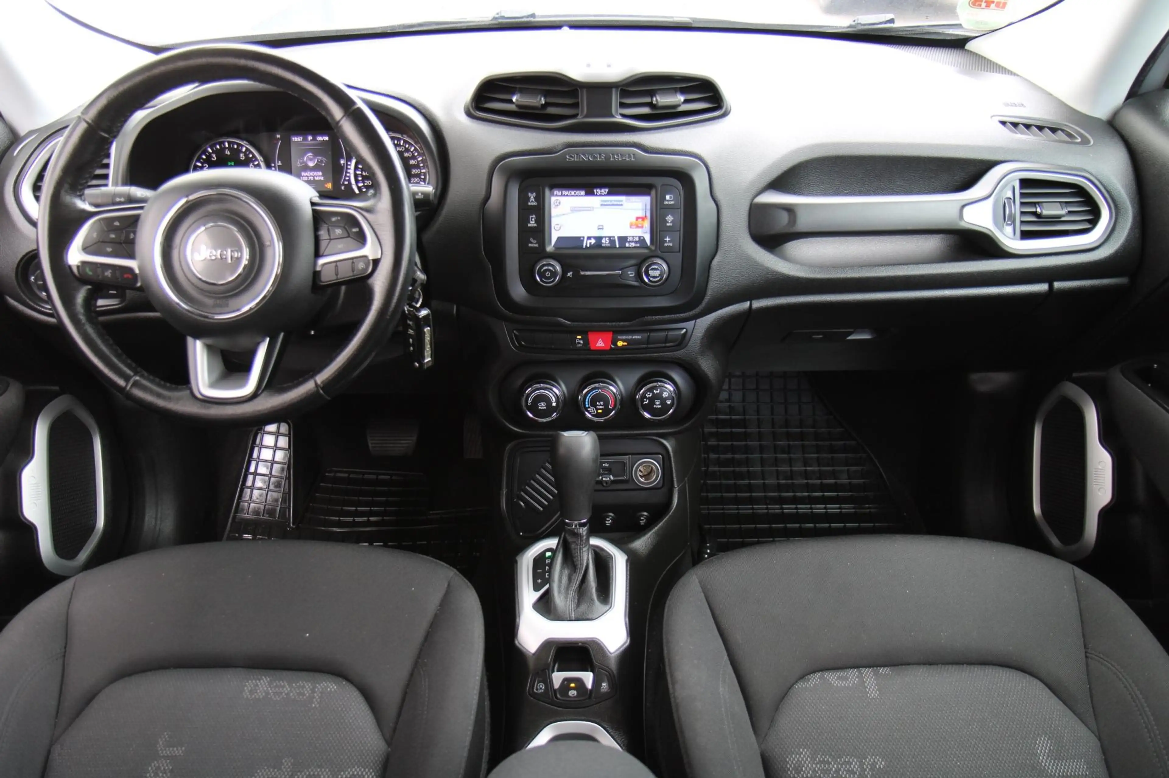 Jeep Renegade 1.4 MultiAir Automaat 140PK trekhaak luxe !! — photo 12