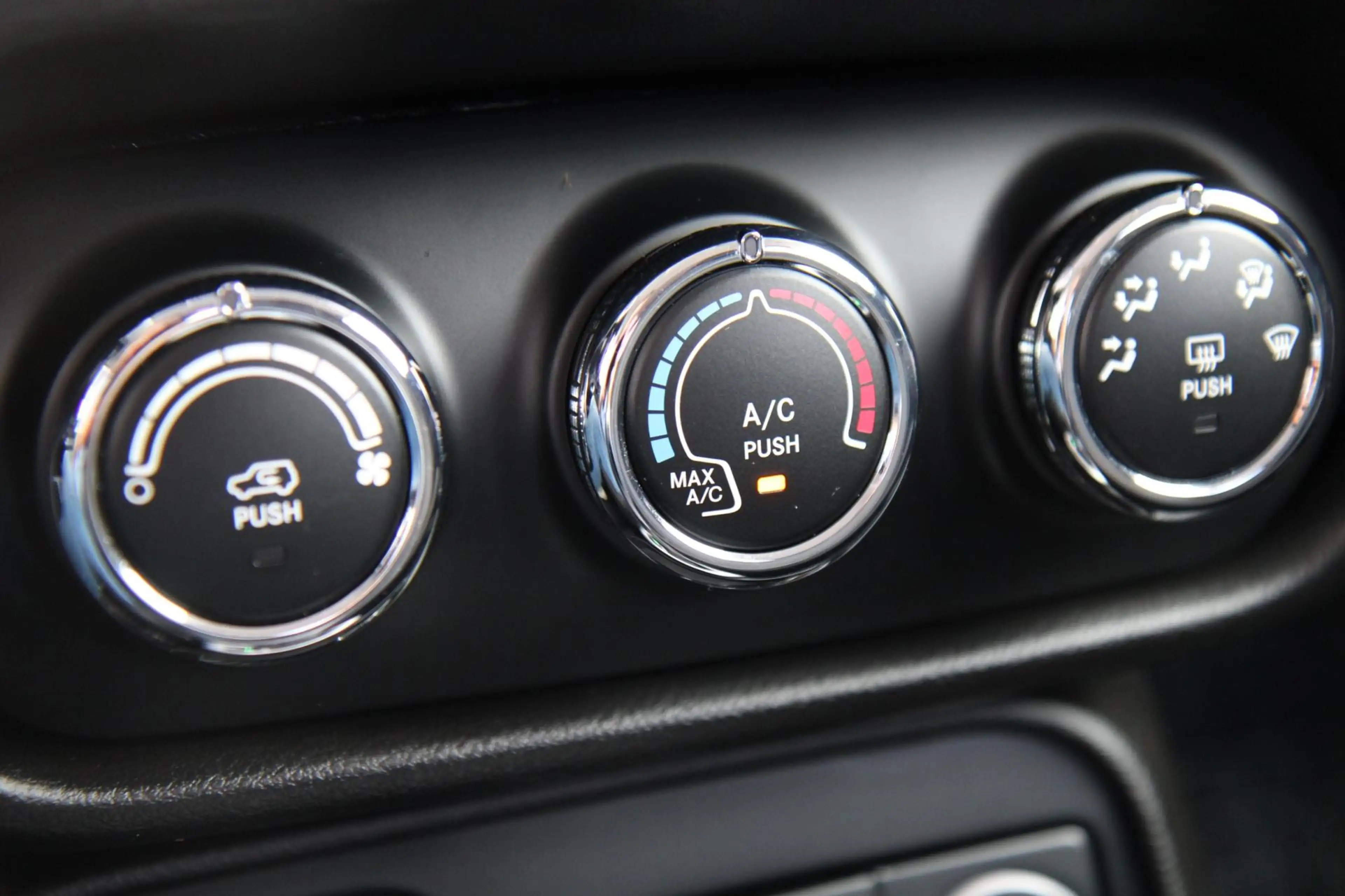 Jeep Renegade 1.4 MultiAir Automaat 140PK trekhaak luxe !! — photo 26