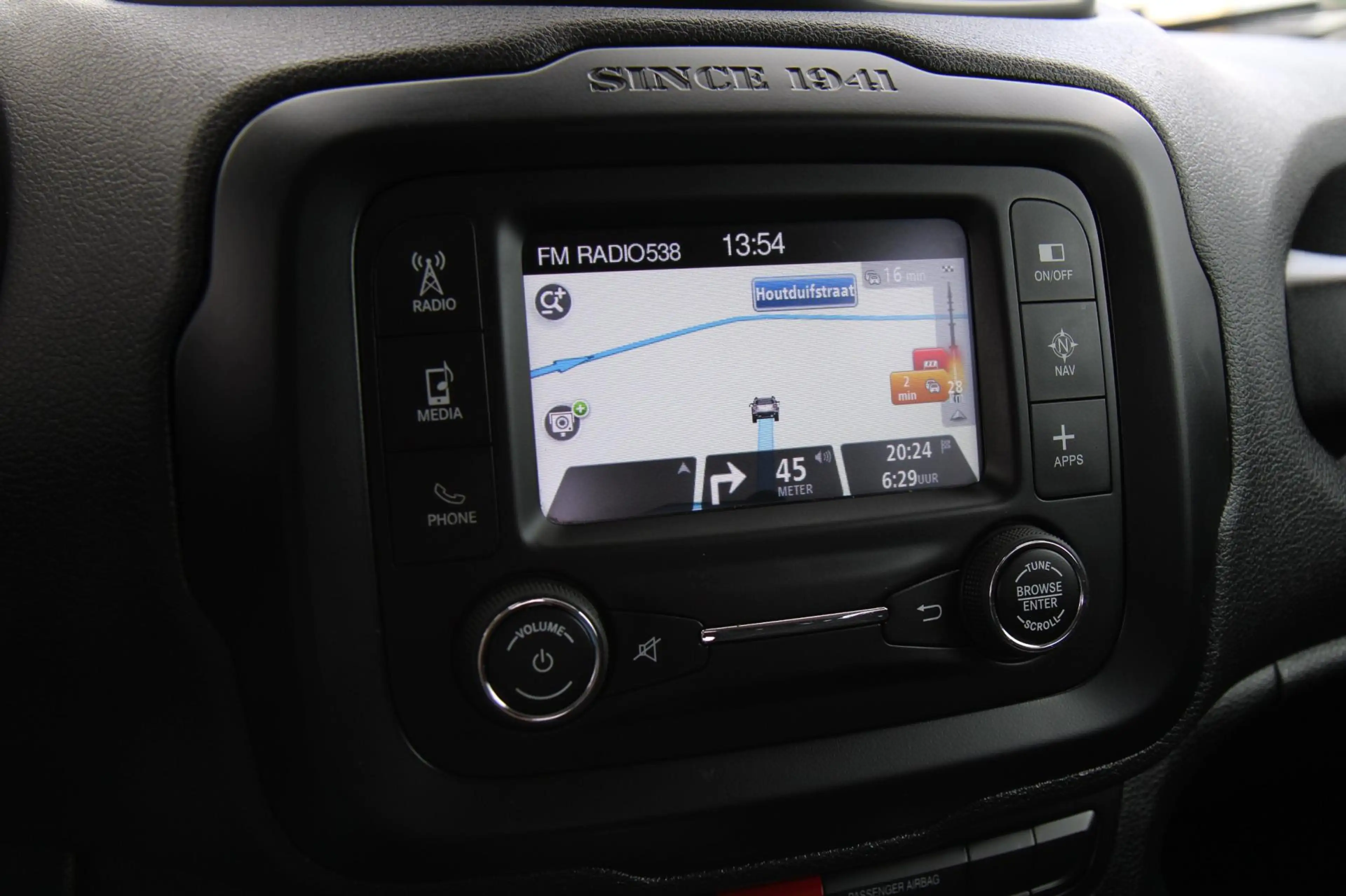 Jeep Renegade 1.4 MultiAir Automaat 140PK trekhaak luxe !! — photo 21