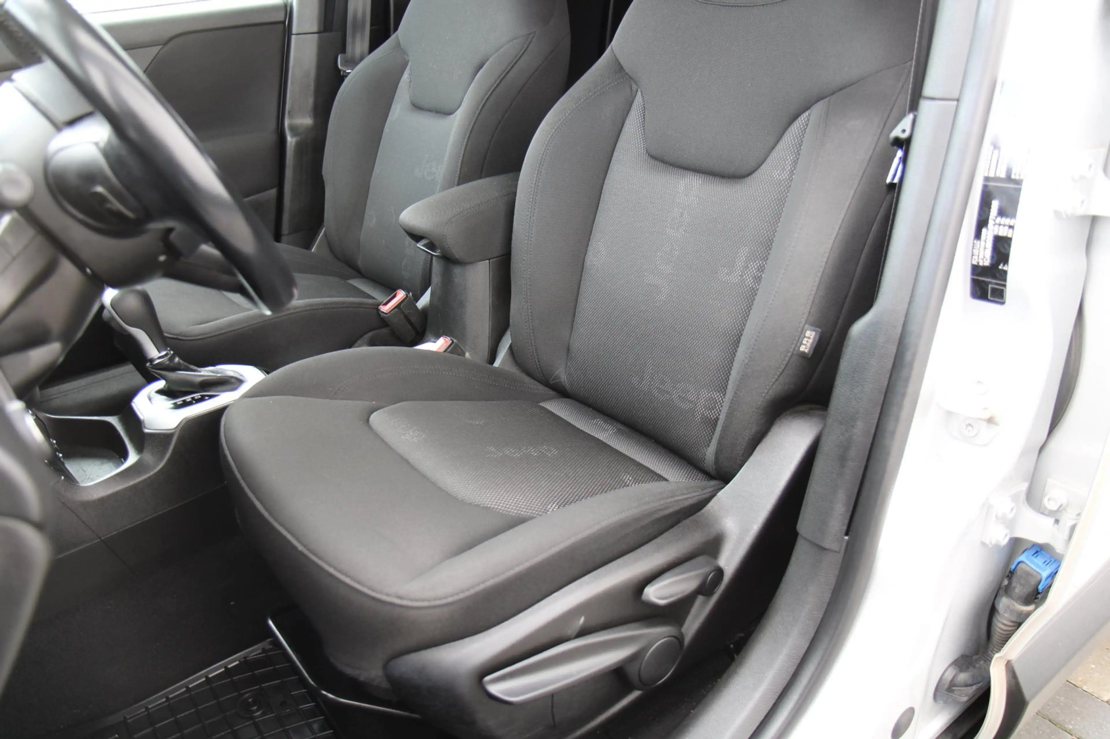 Jeep Renegade 1.4 MultiAir Automaat 140PK trekhaak luxe !! — photo 8