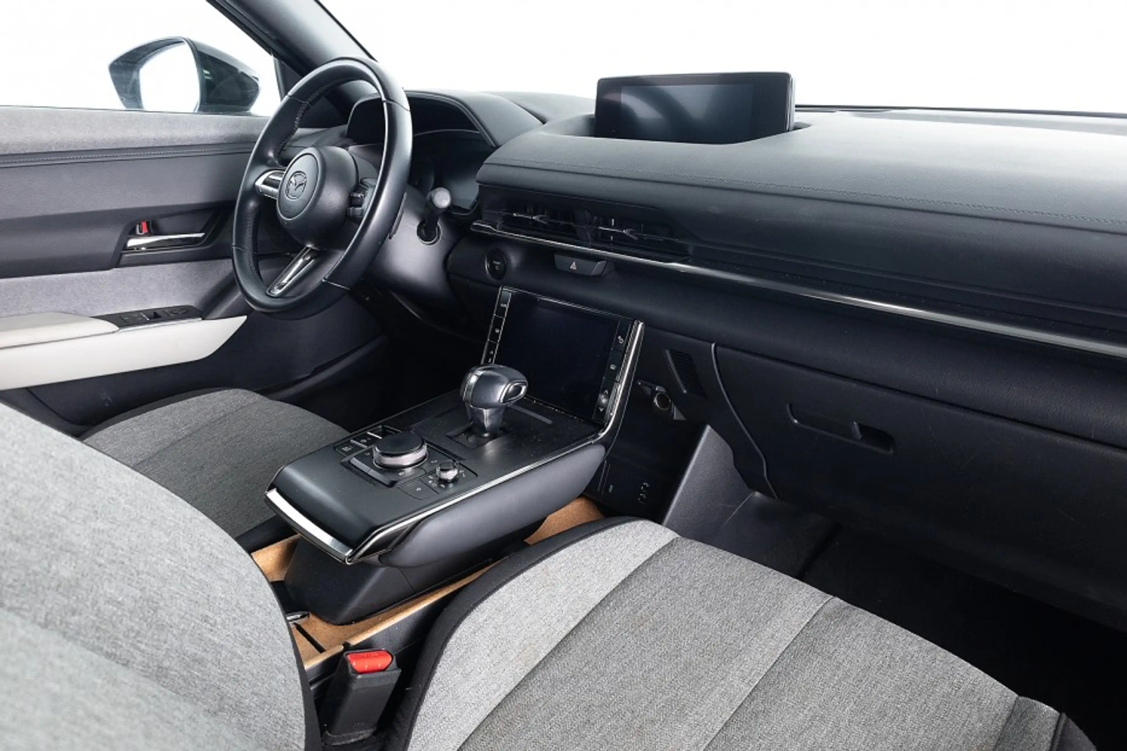 Mazda MX-30 e-SkyActiv EV 145 Prime-line 36 kWh — photo 4