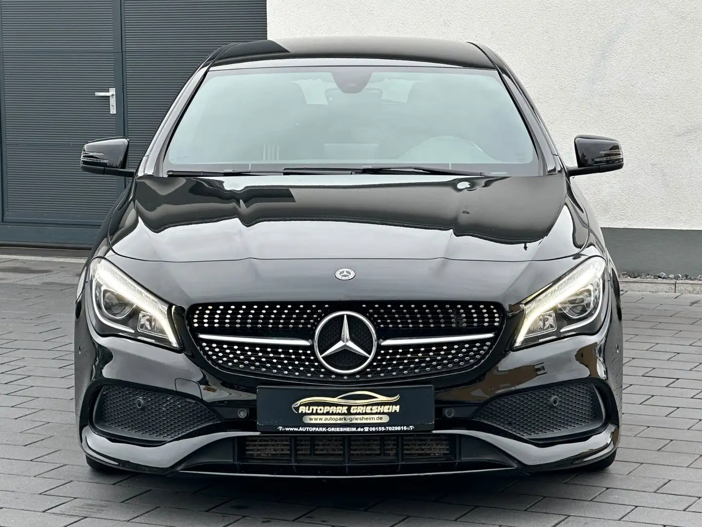 Mercedes-Benz CLA 250 Shooting Brake*AMG-LINE*2H*NAV*LED*NIGHT Black - 2
