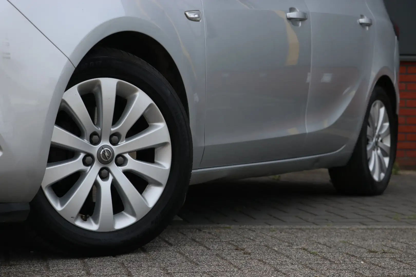 Opel Zafira 1.4 Turbo Innovation 7p. Gris - 2