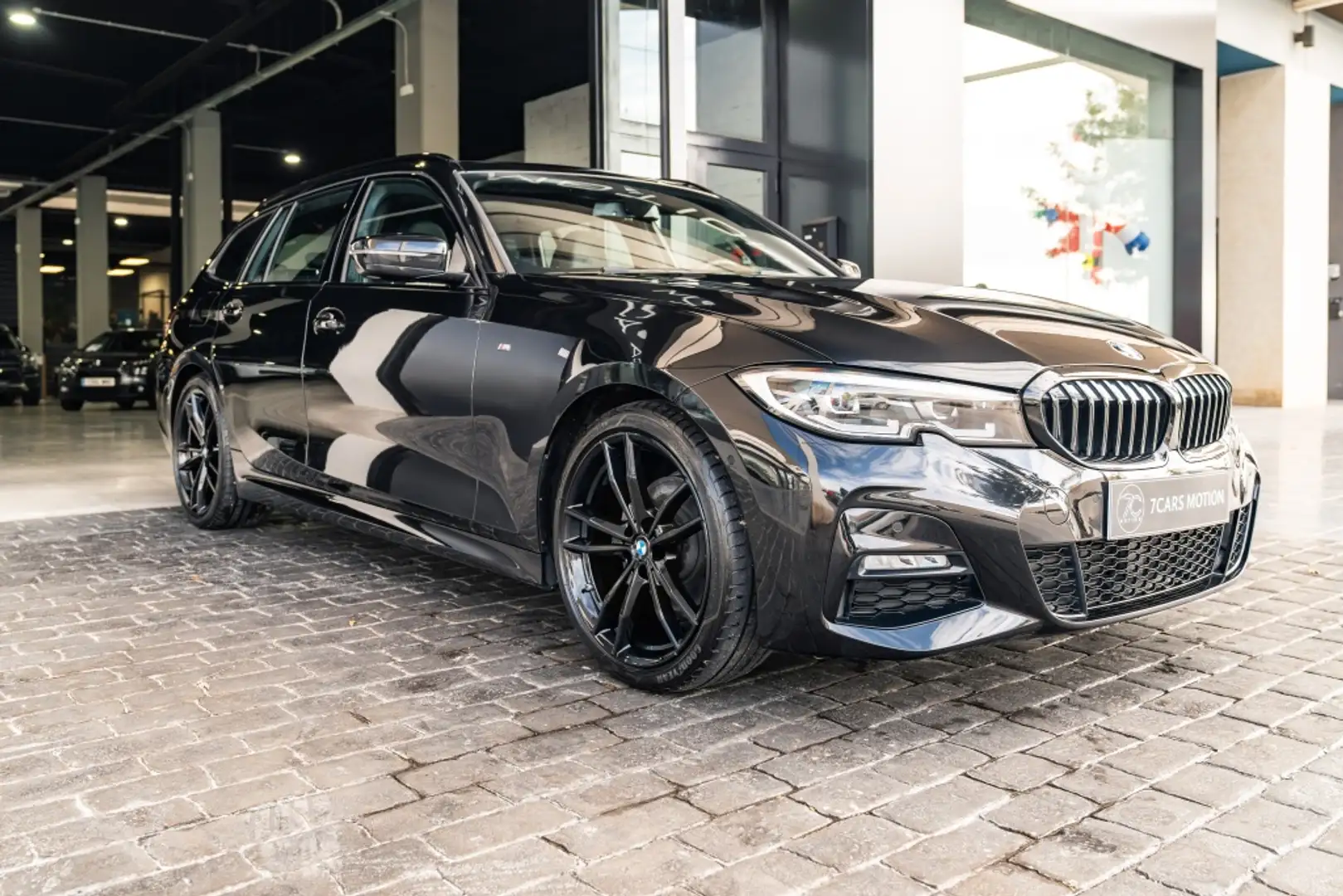 BMW 320 320dA Touring Schwarz - 1