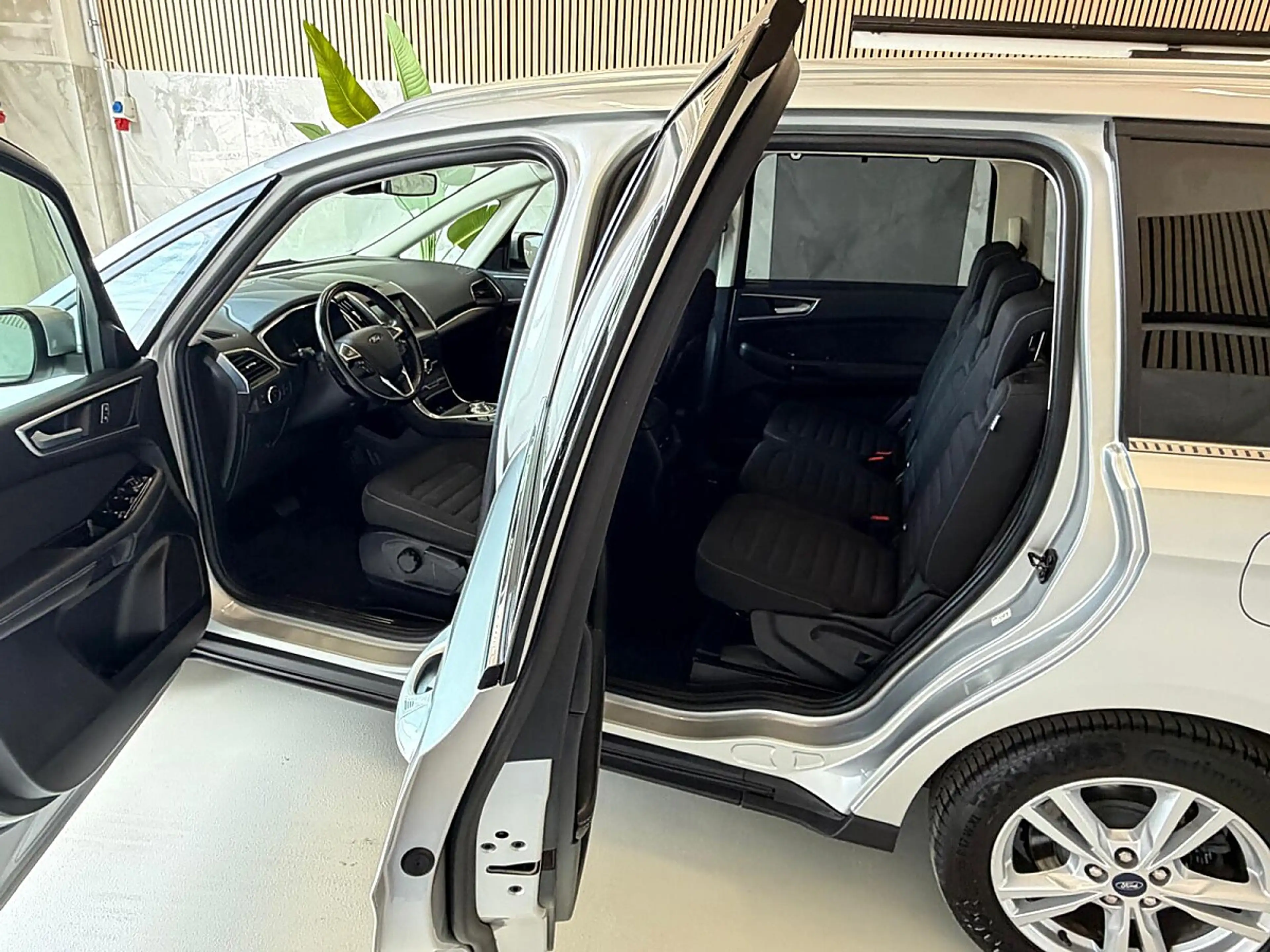 Ford Galaxy 2.0 EcoBlue Titanium Start/Stopp, Einparkhilfe,... — photo 13