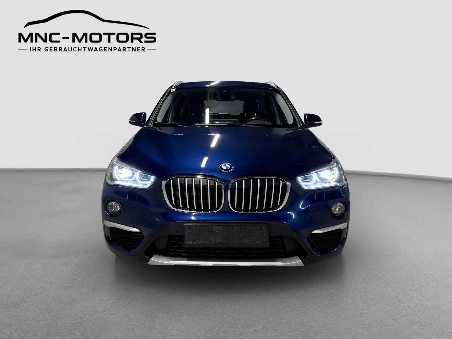 BMW X1 xDrive18d xLine Sportline RFK Driving Ambiente LED Blau - 2