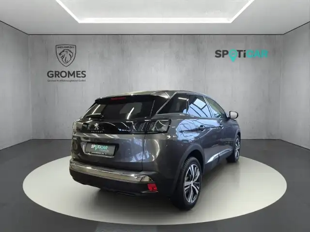 Peugeot 3008 view 3