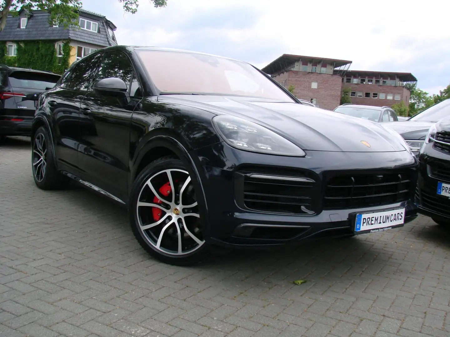 Porsche Cayenne GTS Coupé Carbon 360° HeadUp Burmester Blau - 1