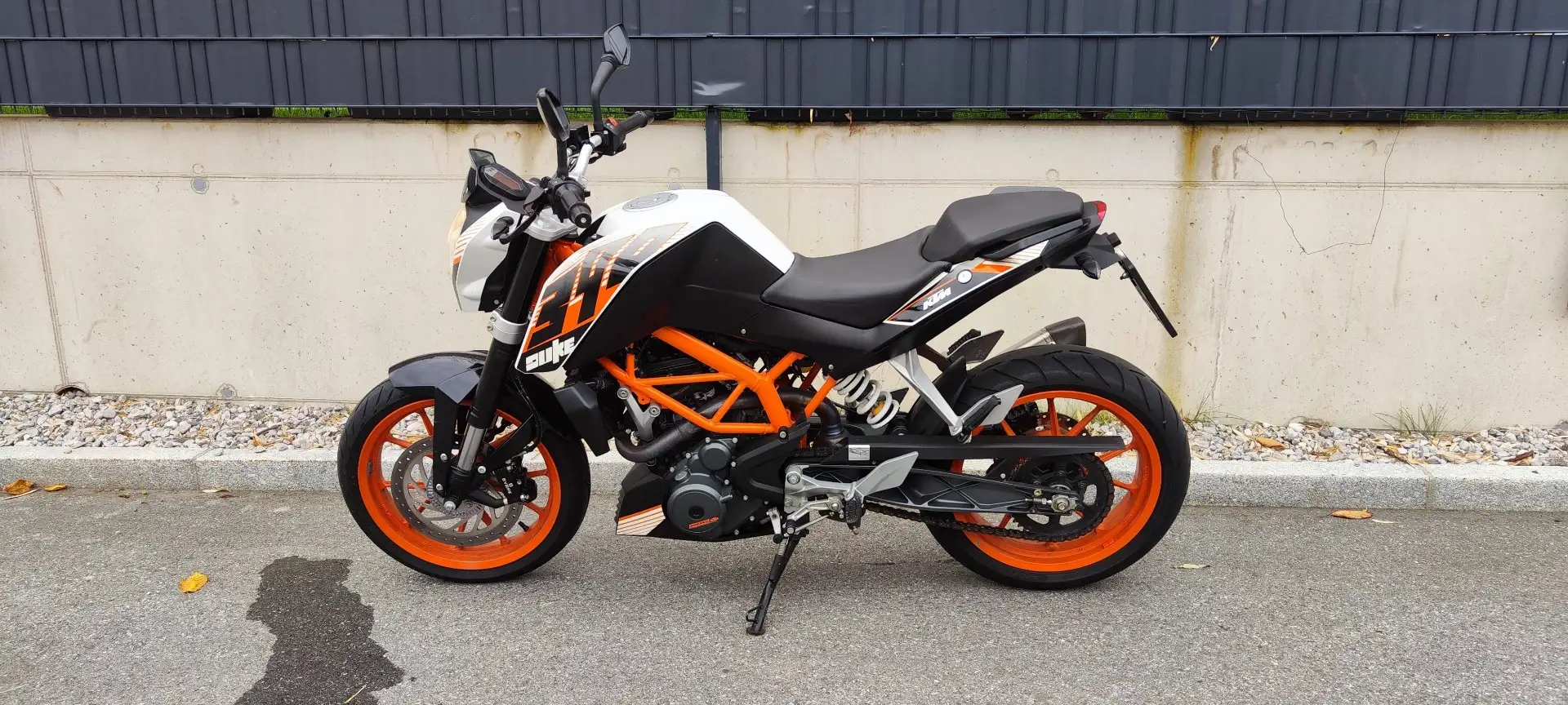 KTM 390 Duke - 1