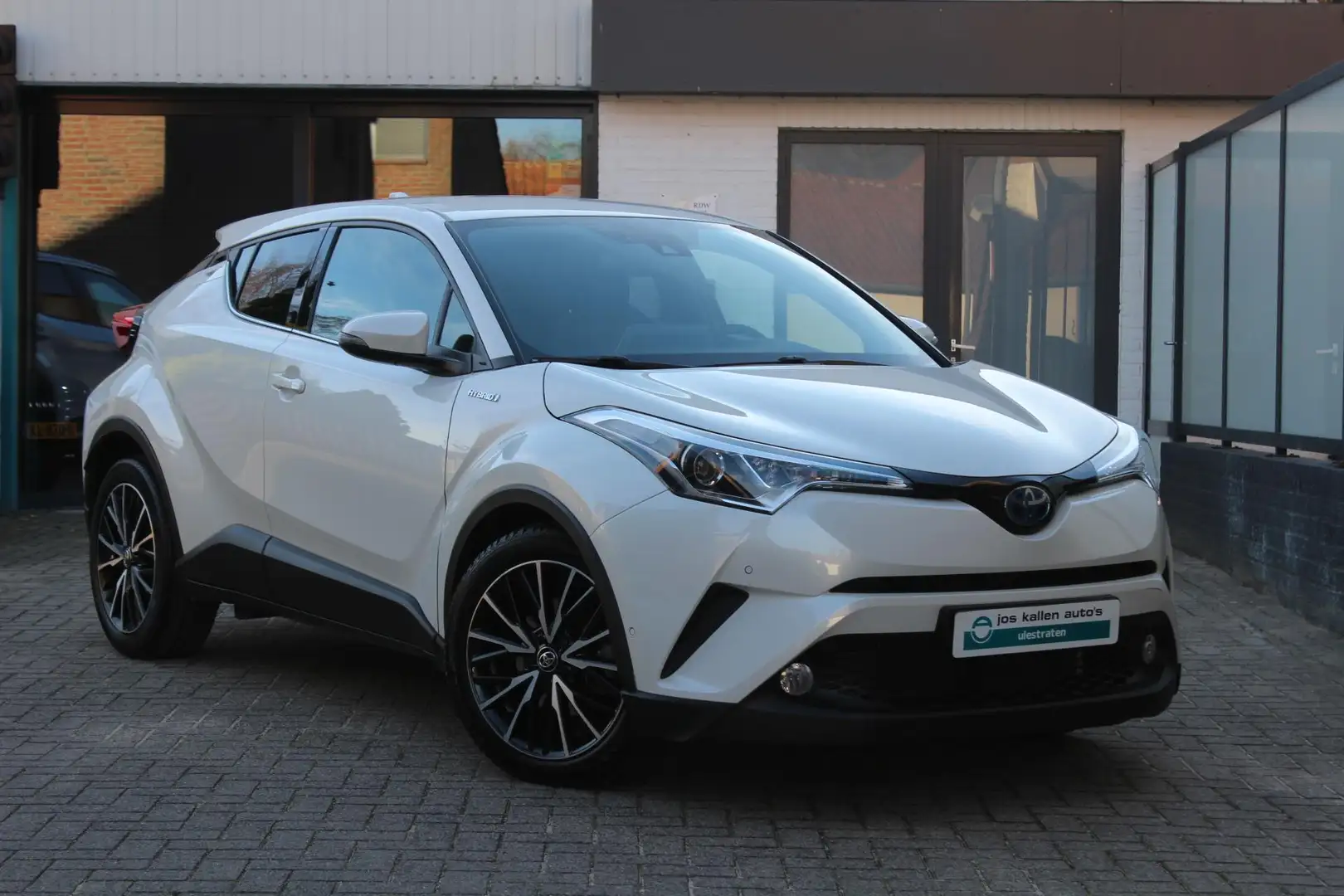 Toyota C-HR 1.8 Hybrid Premium - 1