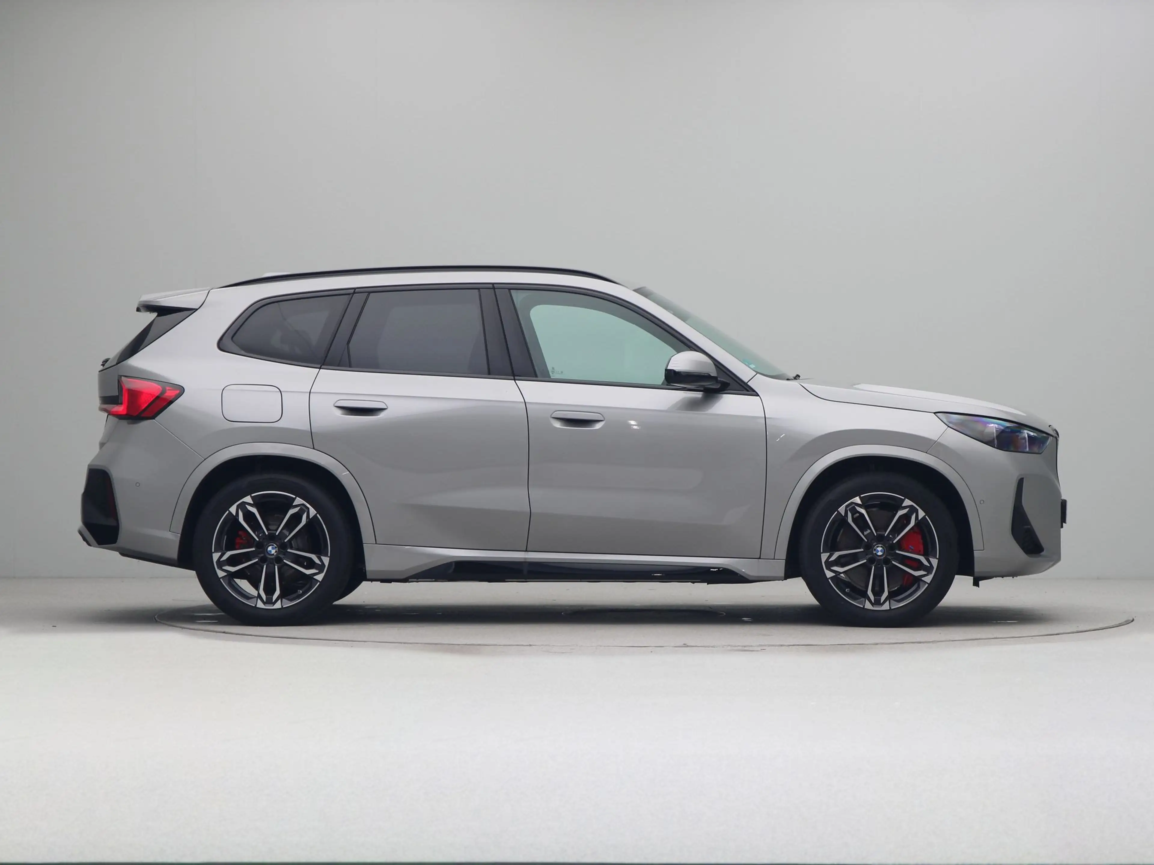 BMW iX1 xDrive30 67 kWh — photo 7