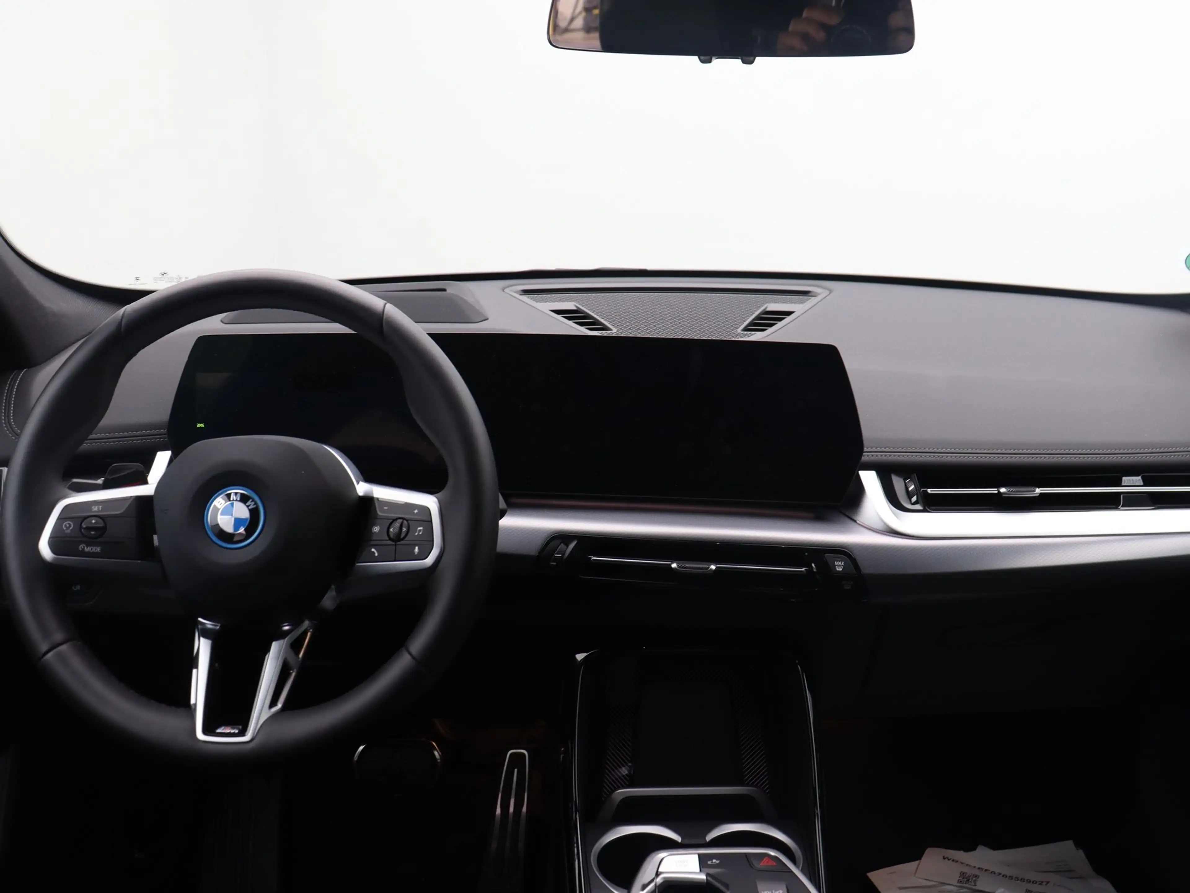 BMW iX1 xDrive30 67 kWh — photo 12