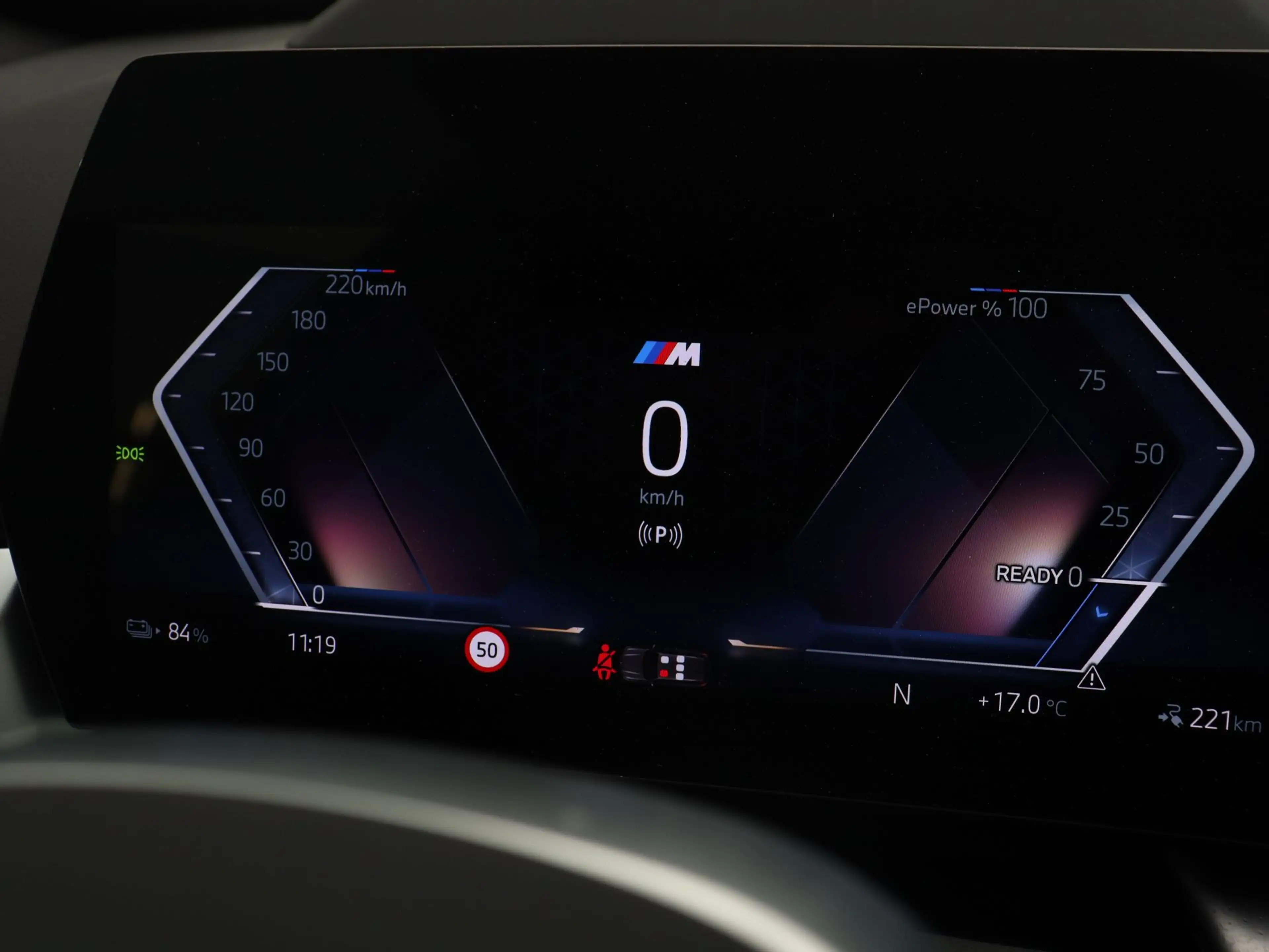 BMW iX1 xDrive30 67 kWh — photo 3