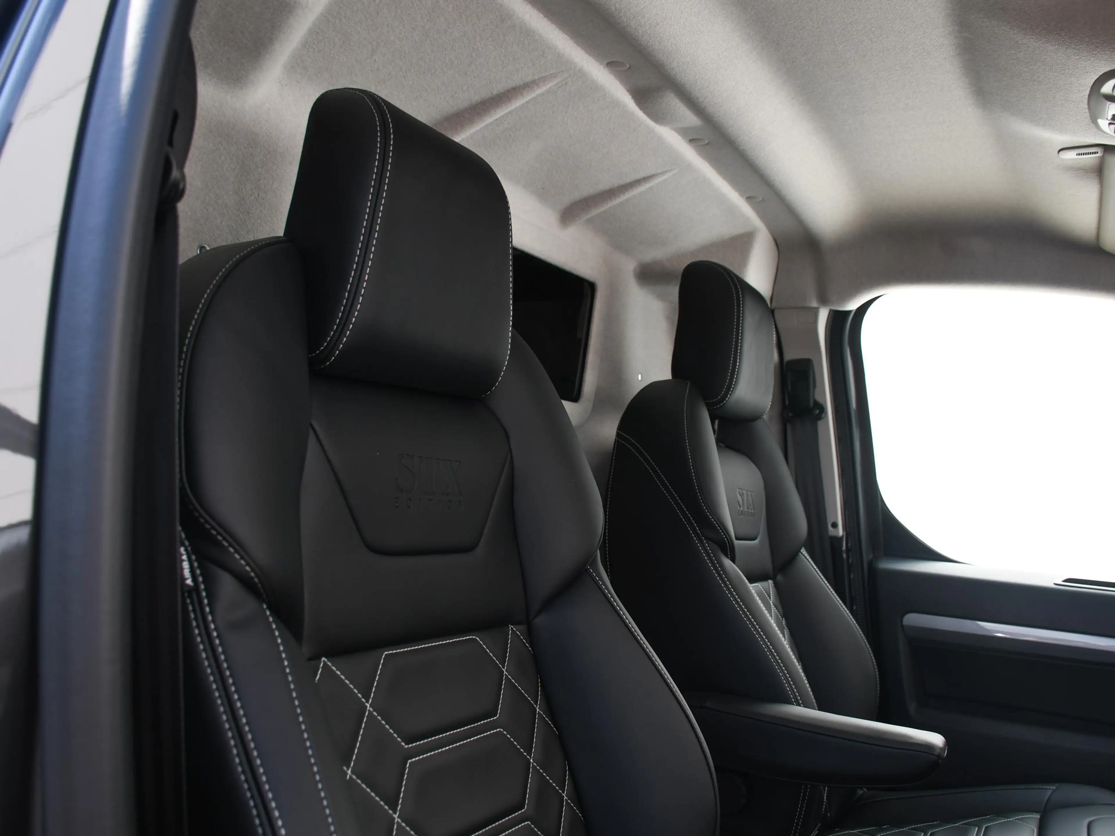 Opel Vivaro-e Electric STX Edition L3H1 75 kWh 136pk Automaat SP — photo 12