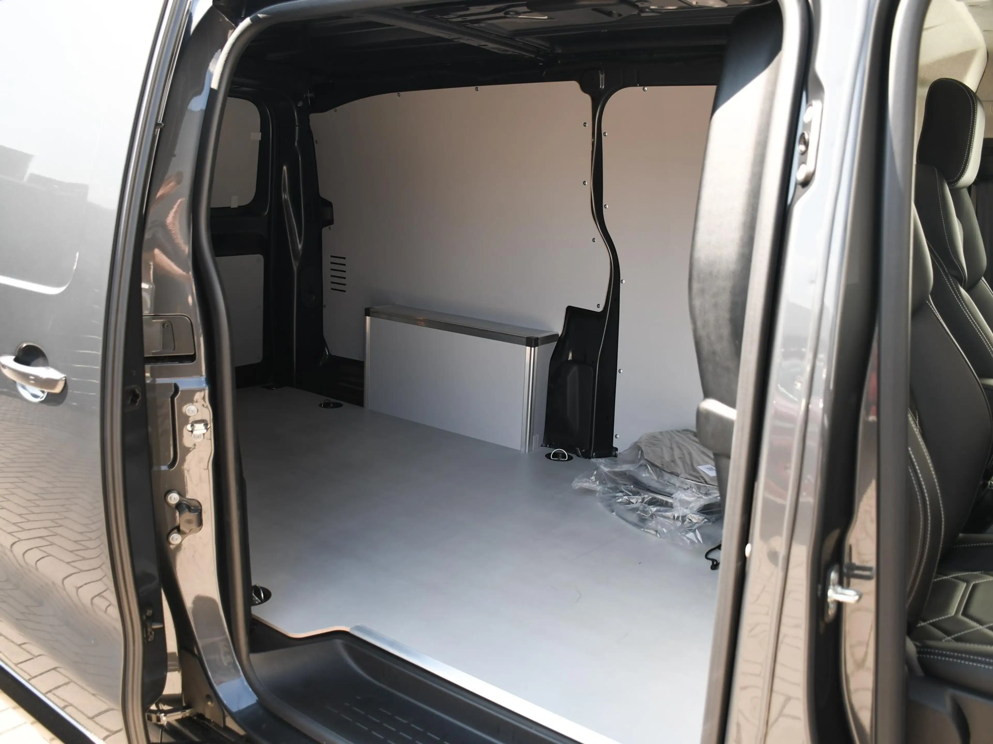Opel Vivaro-e Electric STX Edition L3H1 75 kWh 136pk Automaat SP — photo 14