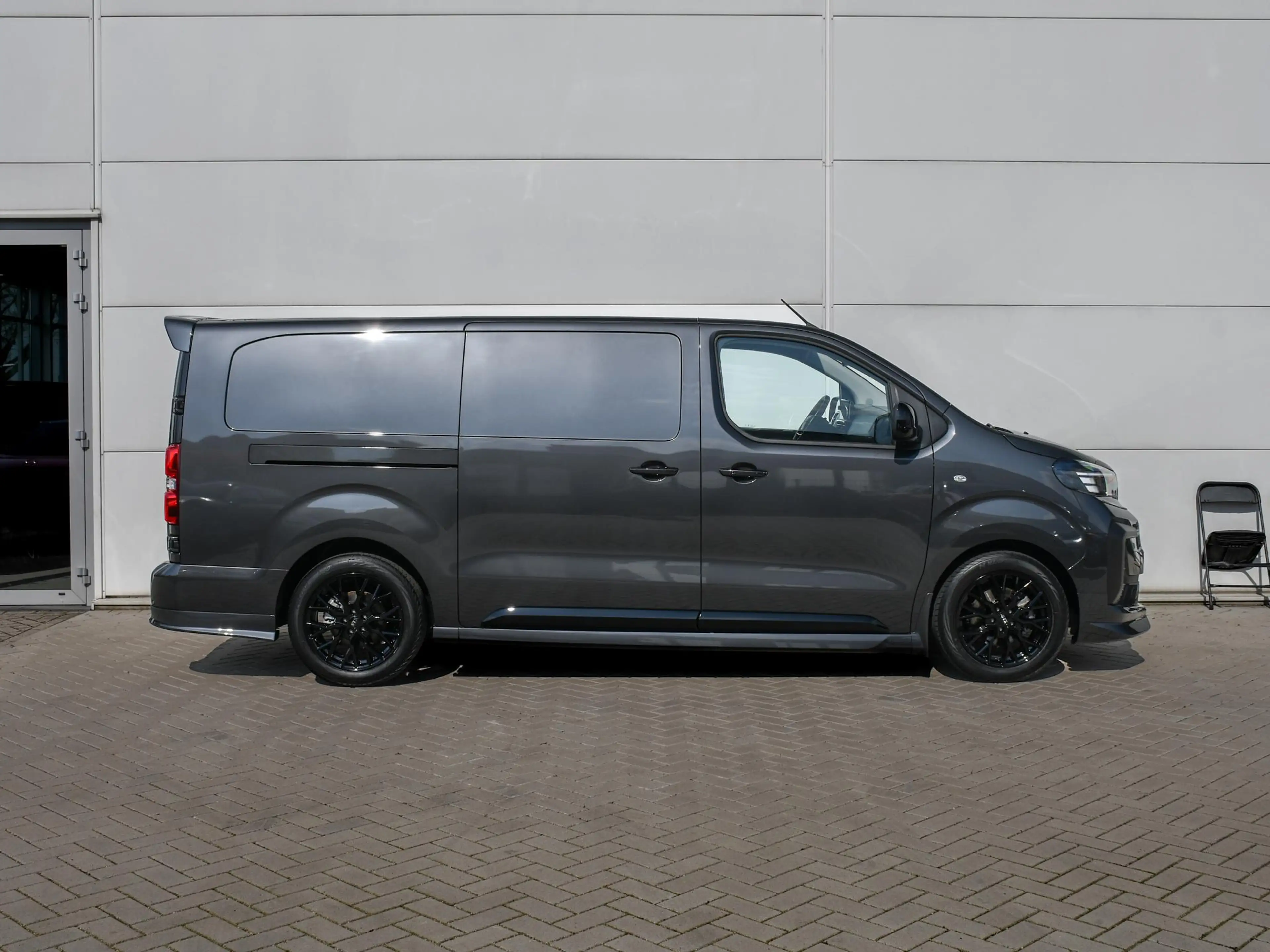 Opel Vivaro-e Electric STX Edition L3H1 75 kWh 136pk Automaat SP — photo 5