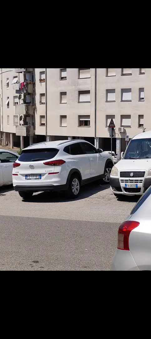 Hyundai TUCSON 1.7 crdi Sound 2wd 115cv - 2