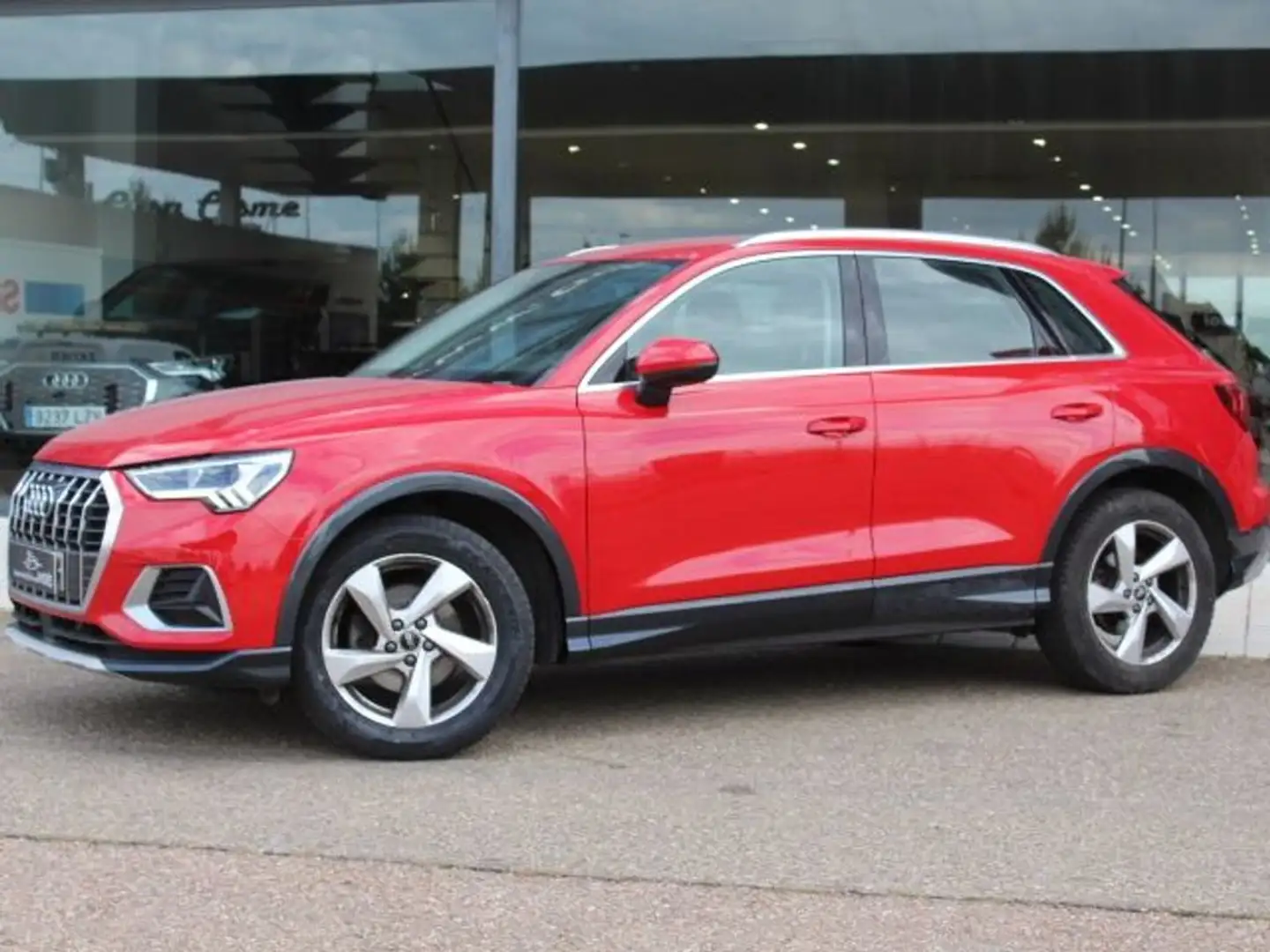 Audi Q3 35 TDI Advanced S tronic 110kW Rojo - 2