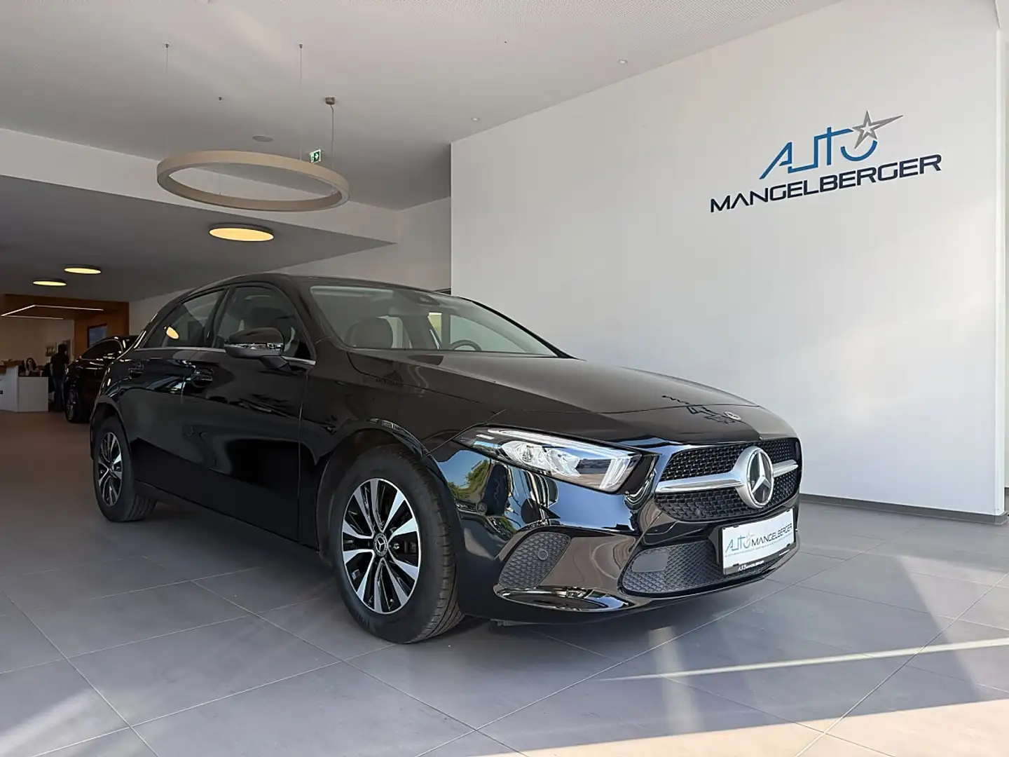 Mercedes-Benz A 180 d Aut. Schwarz - 1