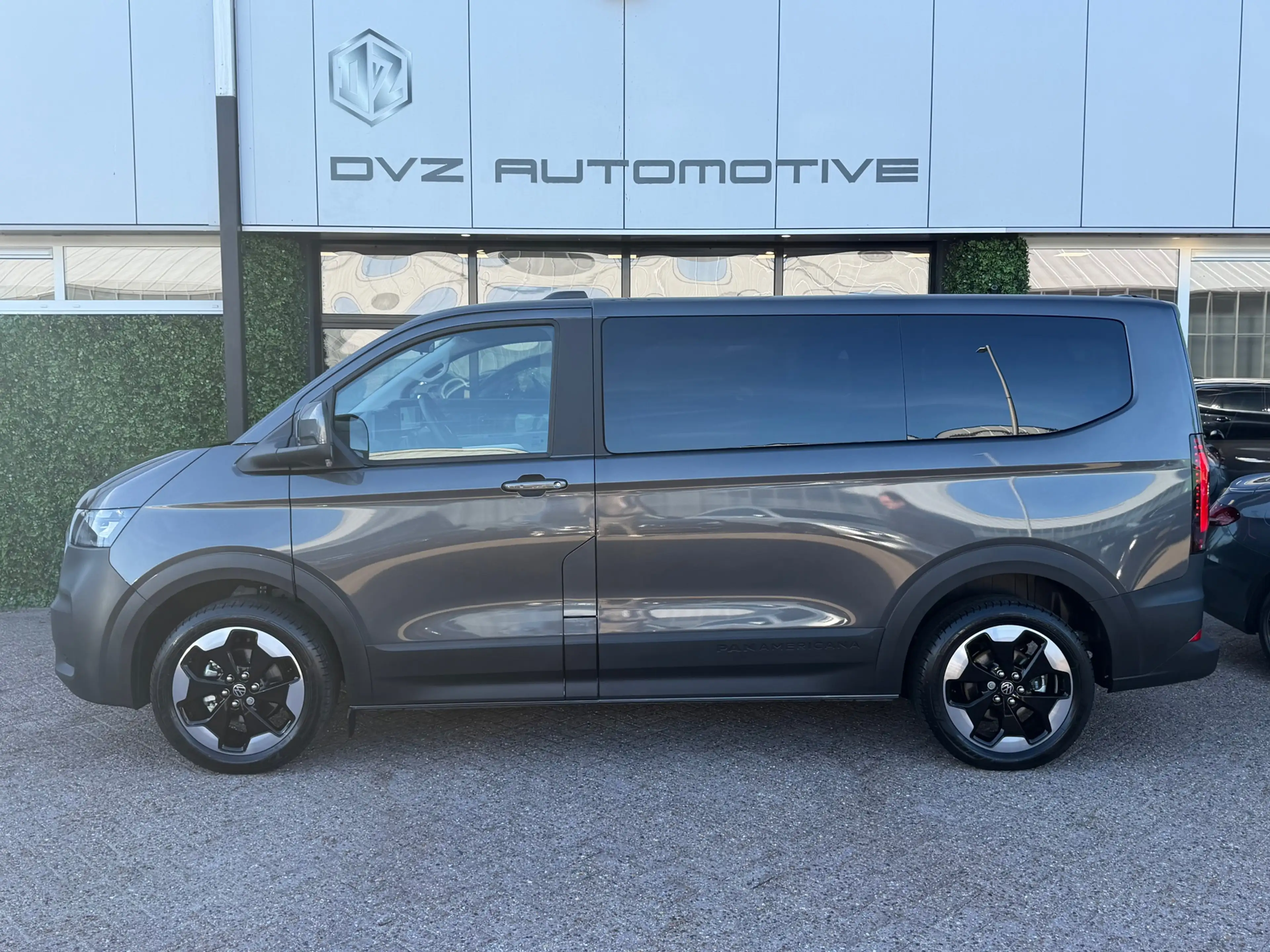 Volkswagen Transporter E-Transporter Caravelle PanAmericana 218PK | 8-Zit — photo 9