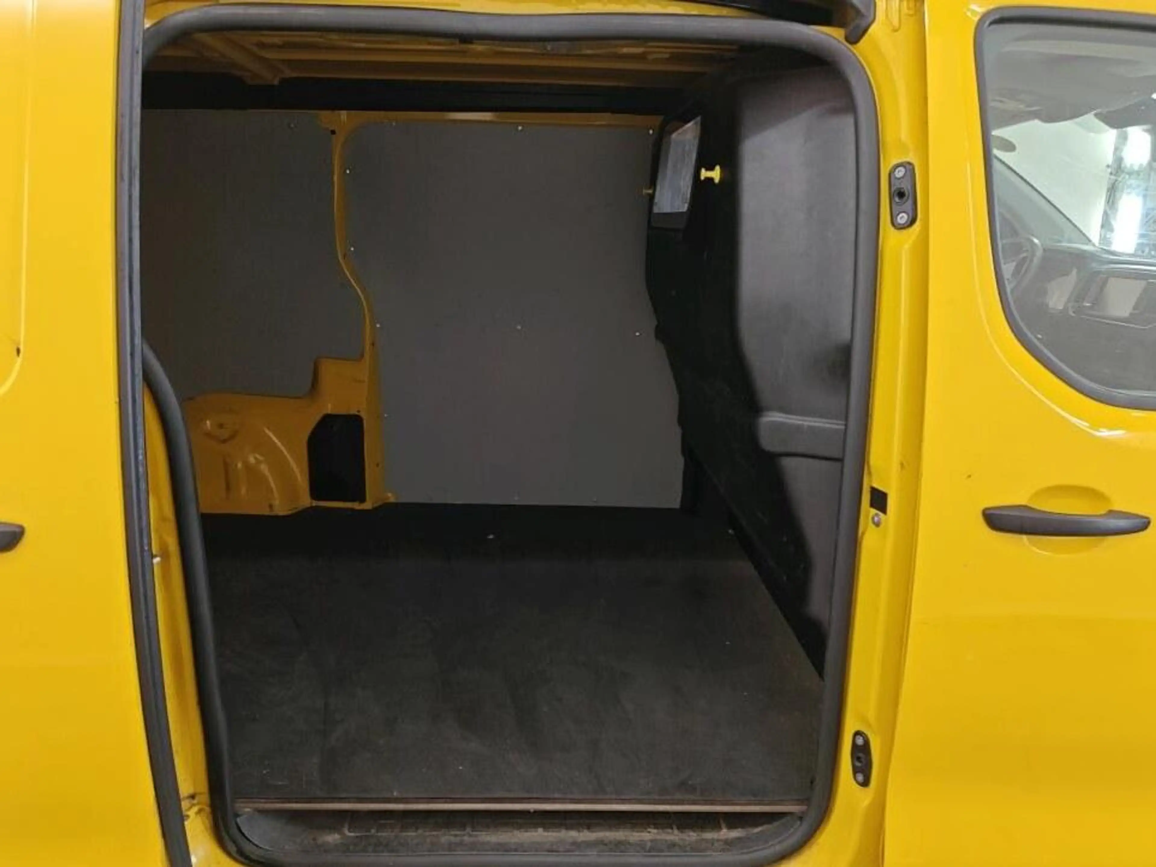 Opel Vivaro-e L3H1 Edition 50 kWh L3H1 — photo 9