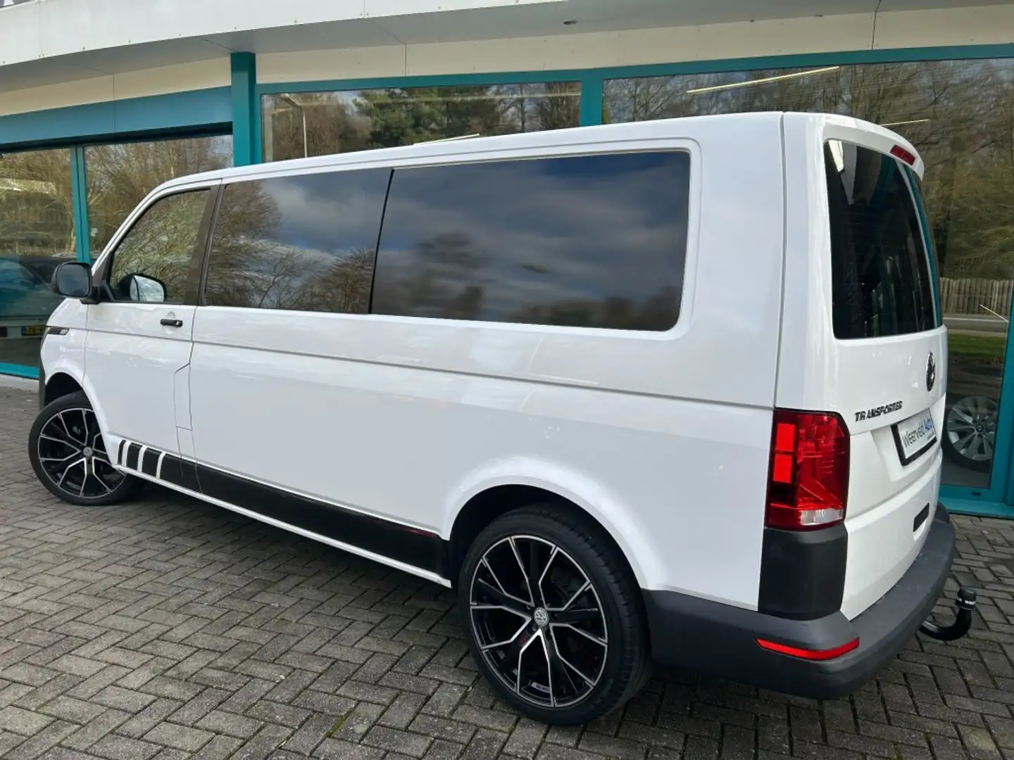 Volkswagen Transporter 2.0 TDI 150pk DC L2 Navi, CarPlay, 20Inch, TrHaak Wit - 2