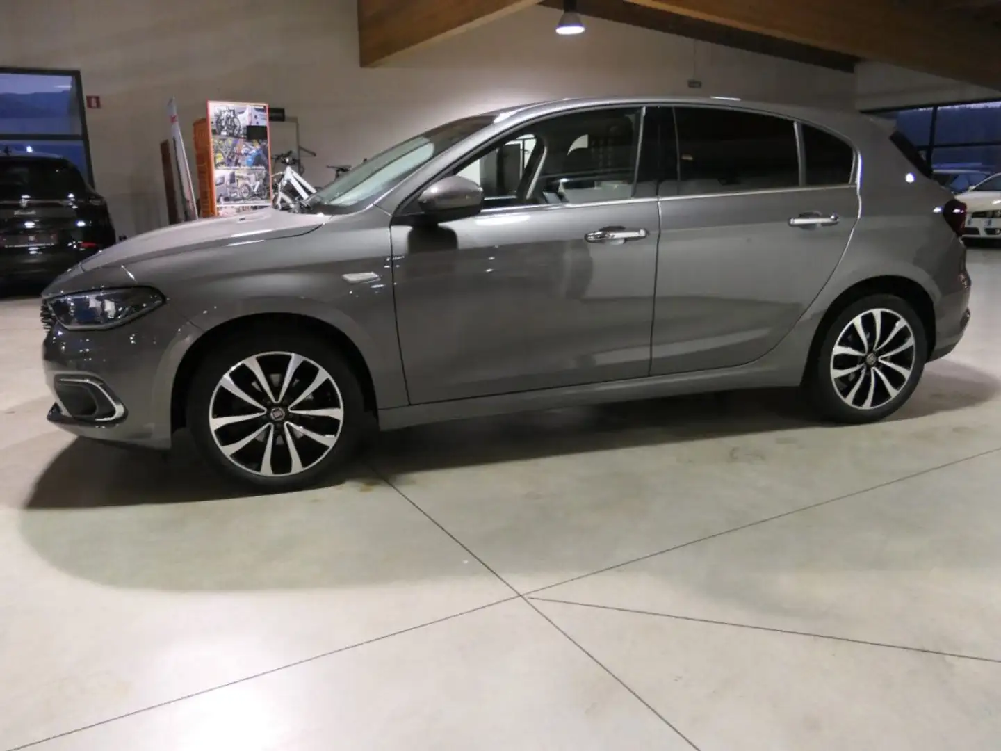Fiat Tipo 1.4 T-Jet 120CV 5 porte Lounge Gris - 1
