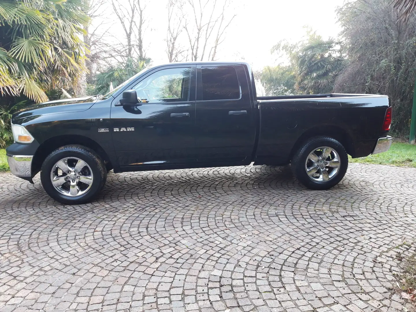 Dodge RAM 1500 R/T Schwarz - 2