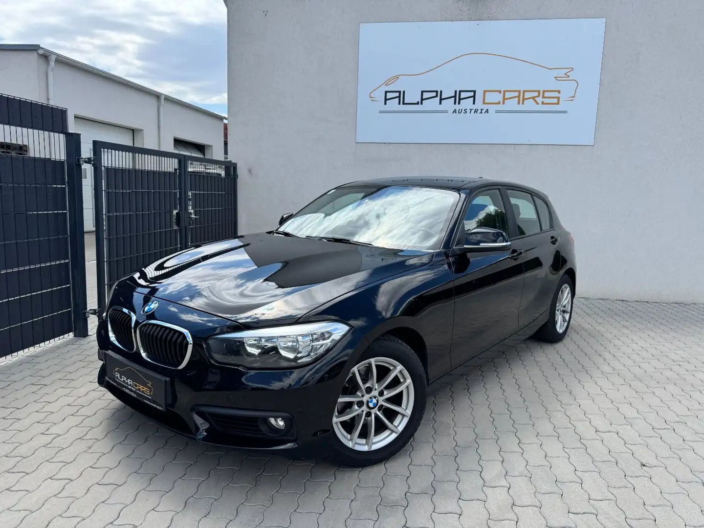 BMW 118 - 118 i Schwarz - 2