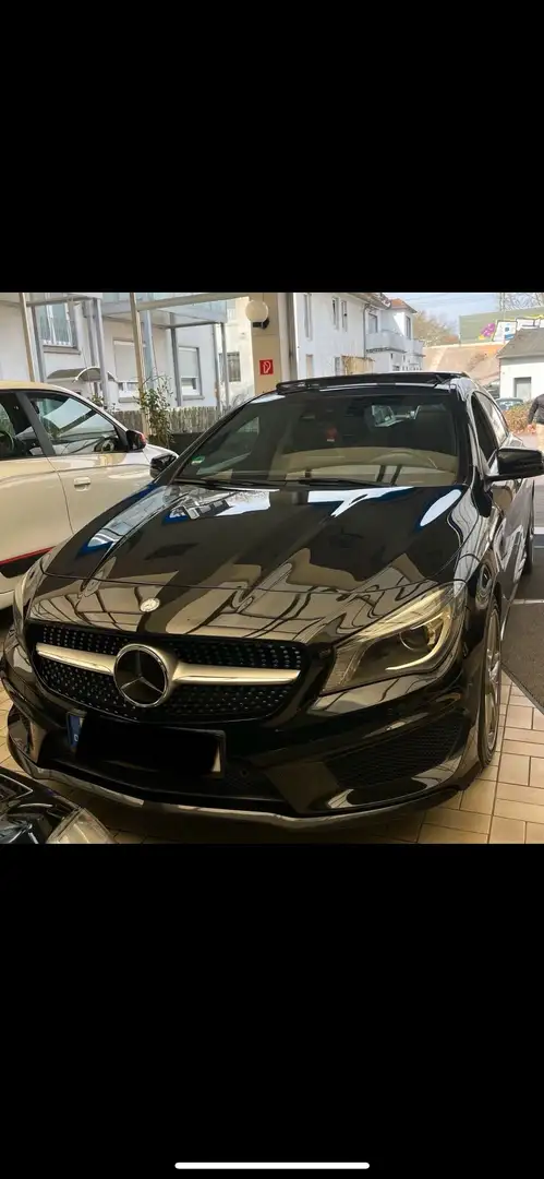 Mercedes-Benz CLA 220 Shooting Brake (CDI) AMG Line Schwarz - 1