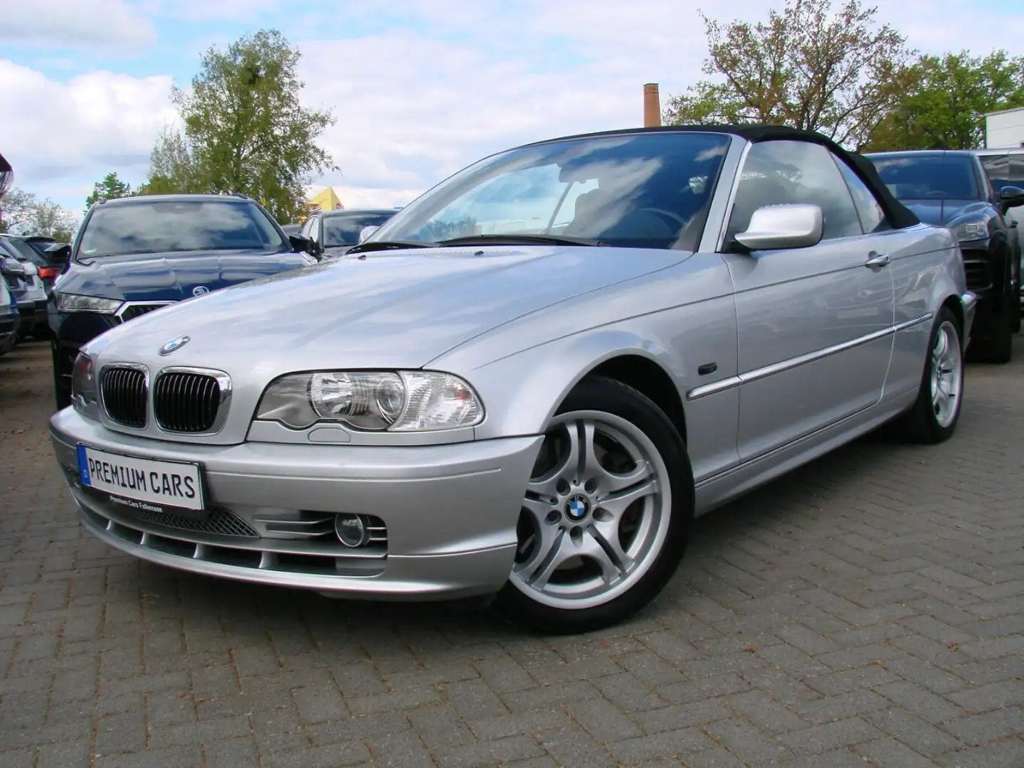 BMW 330 E46 Cabrio Navi Leder Xenon AHK Zilver - 2