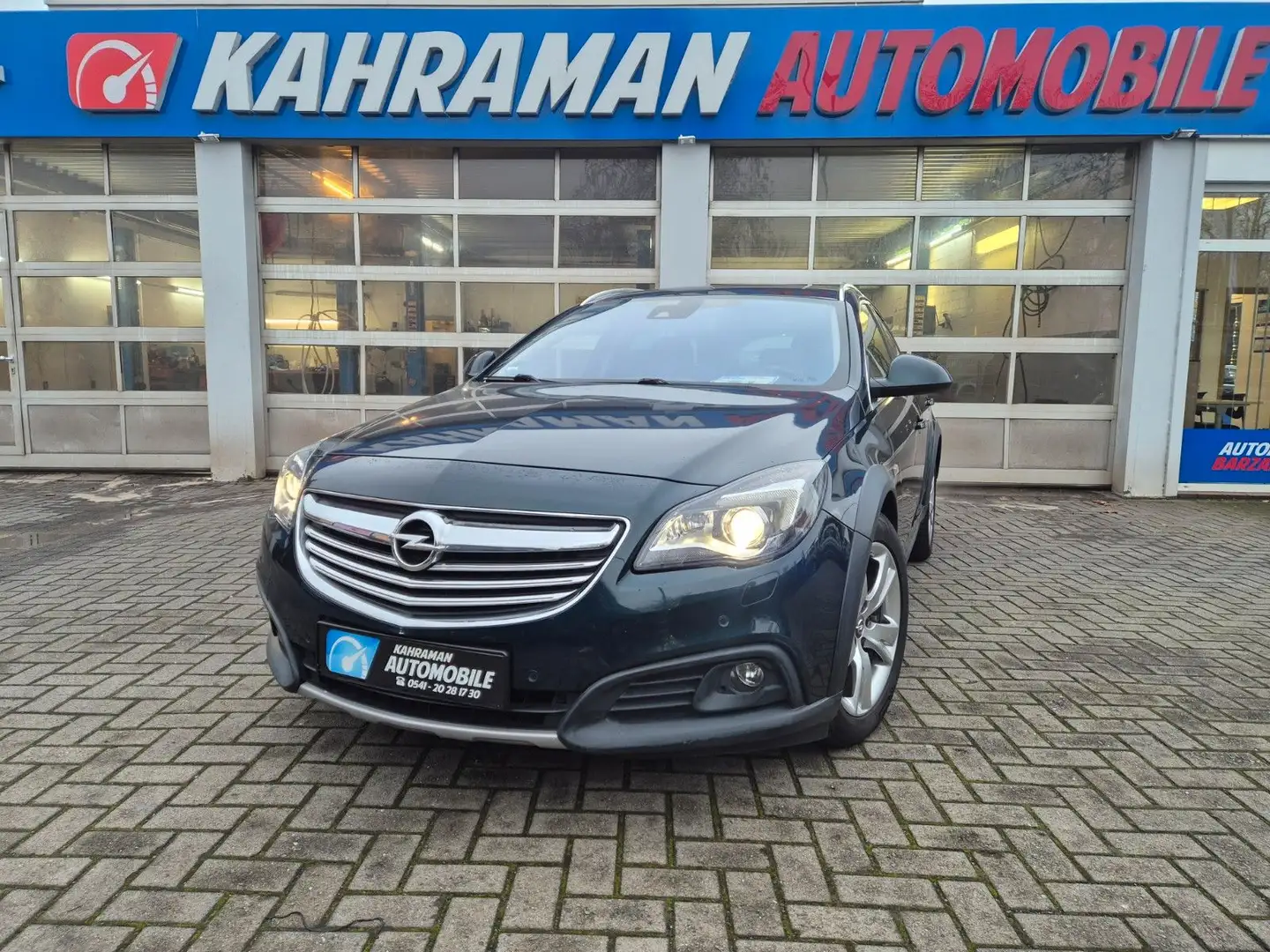 Opel Insignia A Country Tourer Basis ecoFlex 4x4 Grün - 1