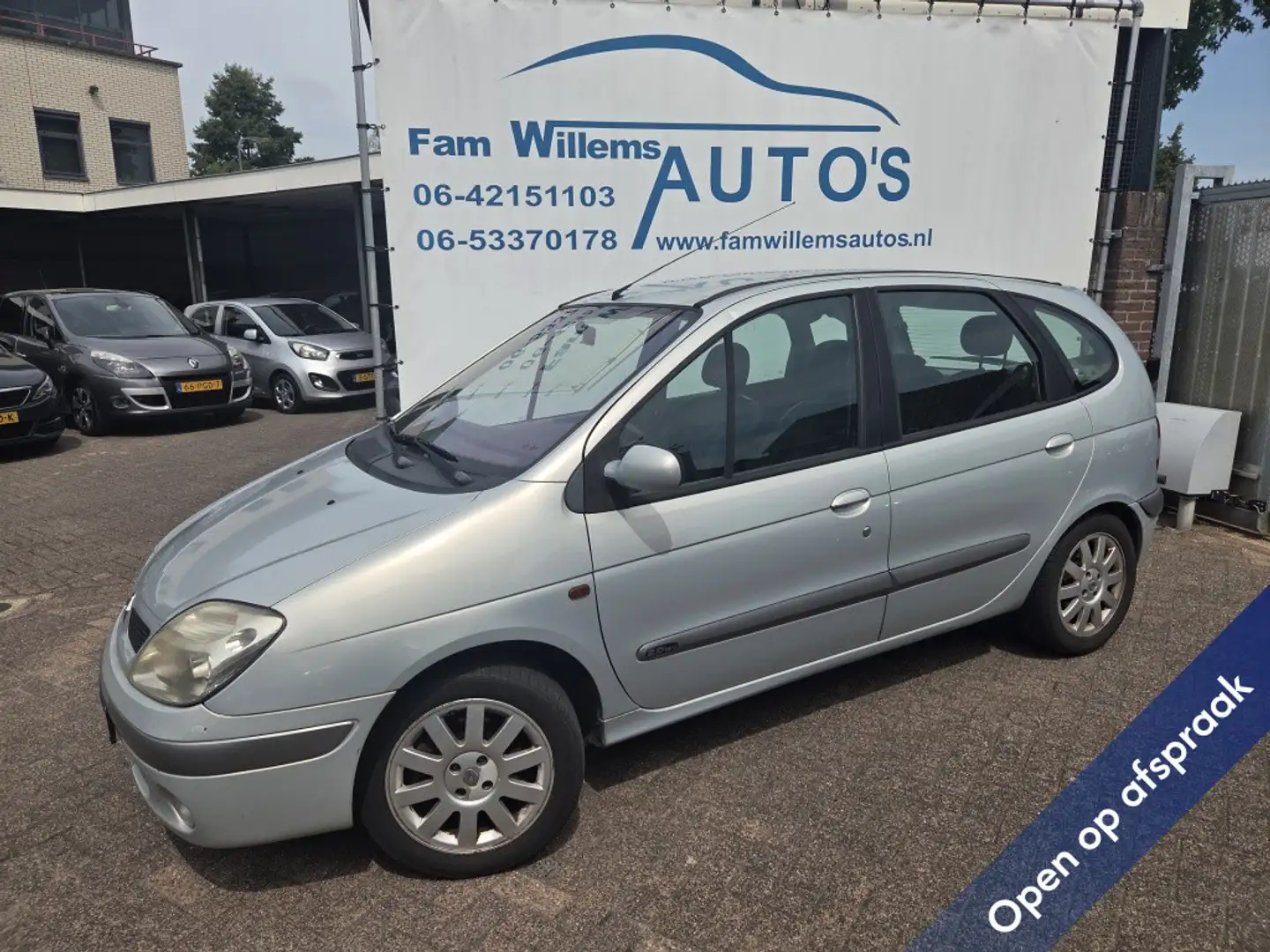 Renault Scenic 2.0-16V Expr. Sport Gris - 1