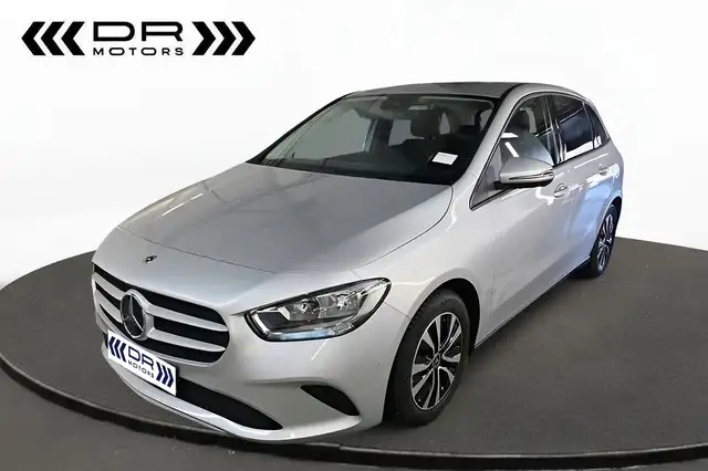 Mercedes-Benz B 180 PARKEERASSISTENT - VERWARMDE ZETELS - CAMERA