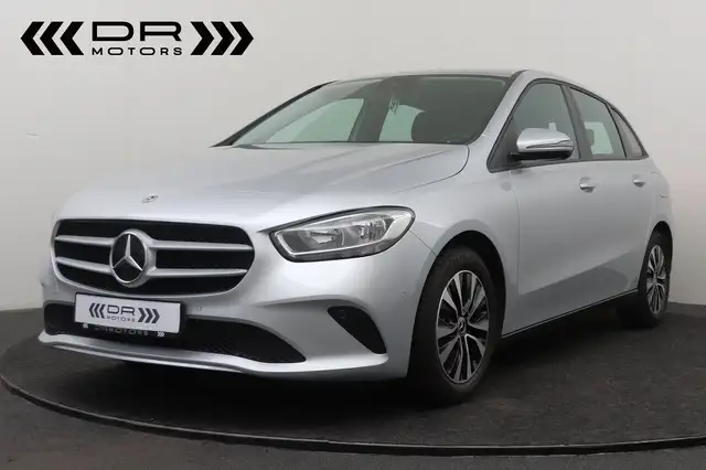 Mercedes-Benz B 180 PARKEERASSISTENT - VERWARMDE ZETELS - CAMERA
