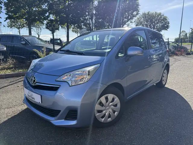 Toyota Verso-S Life