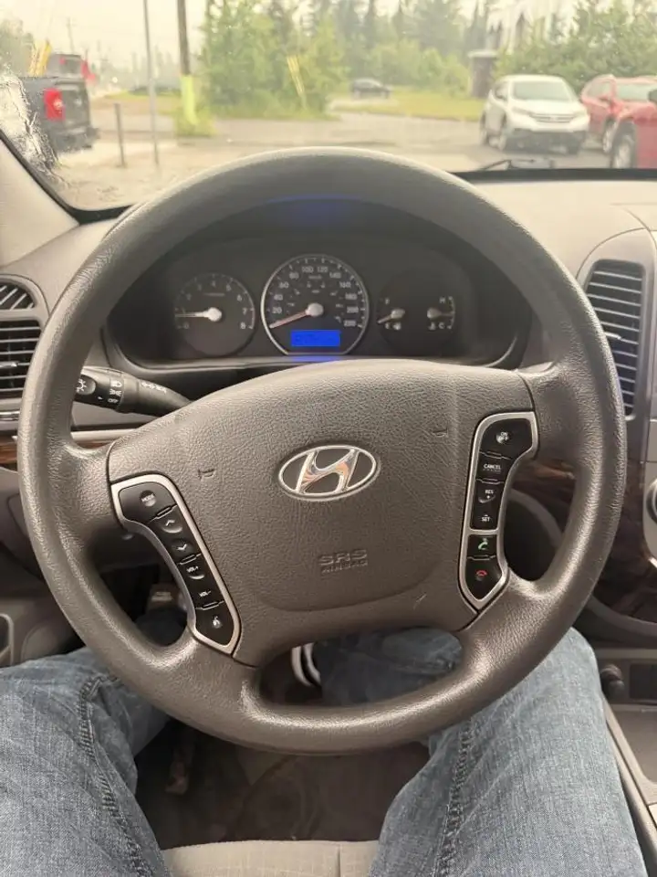 Hyundai SANTA FE photo Hyundai SANTA FE
