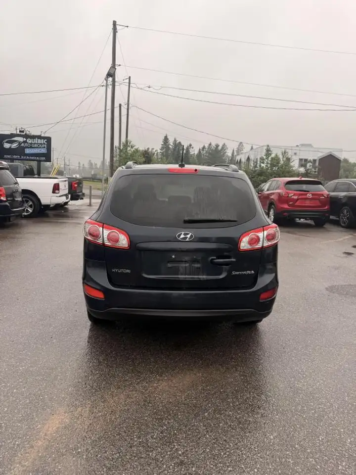 Hyundai SANTA FE photo Hyundai SANTA FE