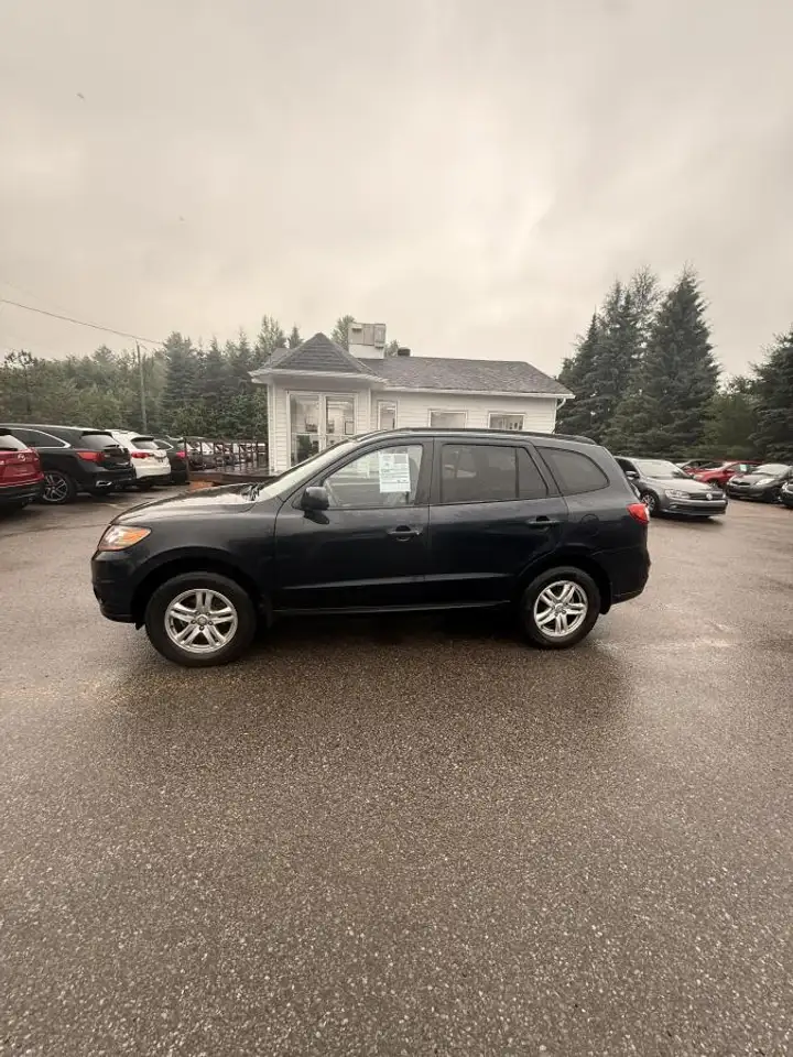 Hyundai SANTA FE photo Hyundai SANTA FE