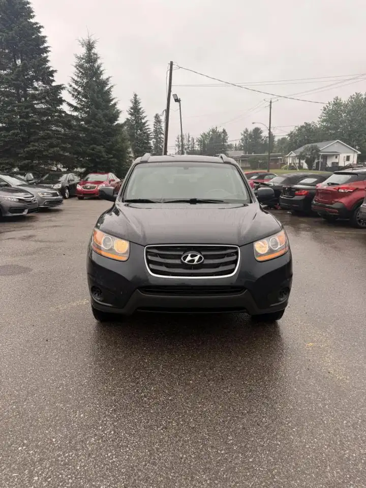 Hyundai SANTA FE photo Hyundai SANTA FE