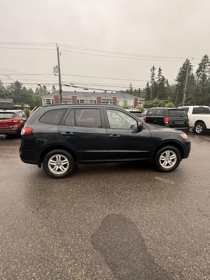 Hyundai SANTA FE photo Hyundai SANTA FE