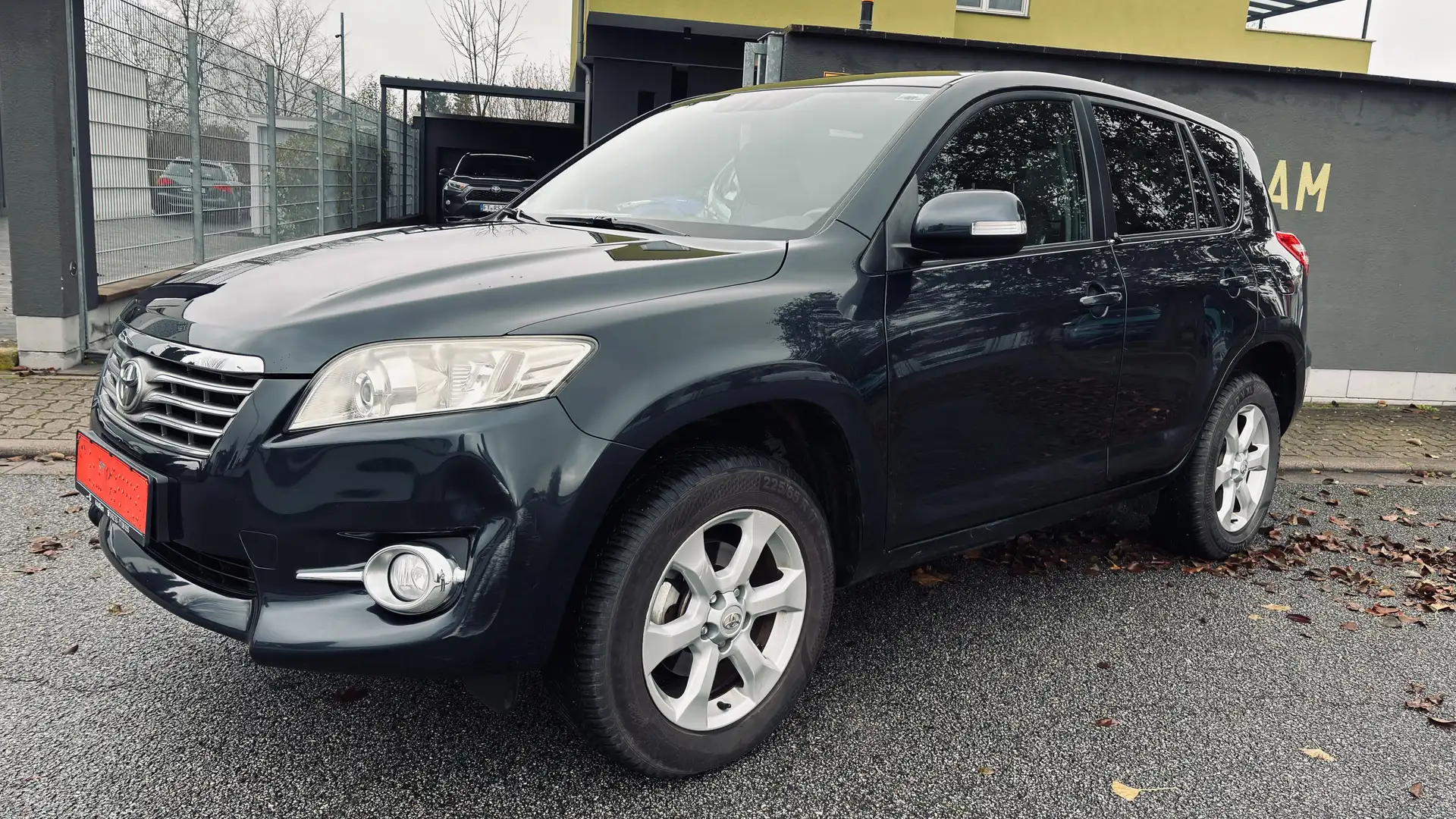 Toyota RAV 4 Life Grau - 1