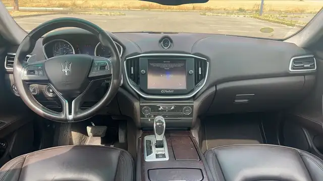 Maserati Ghibli view 11