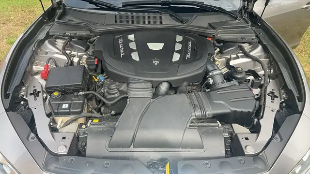 Maserati Ghibli view 15