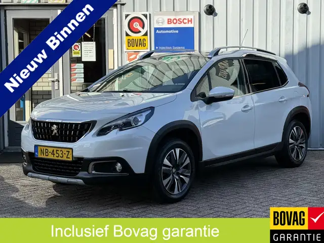Peugeot 2008 1.2 PureTech Allure | 30.000km! | TREKHAAK | NAVI