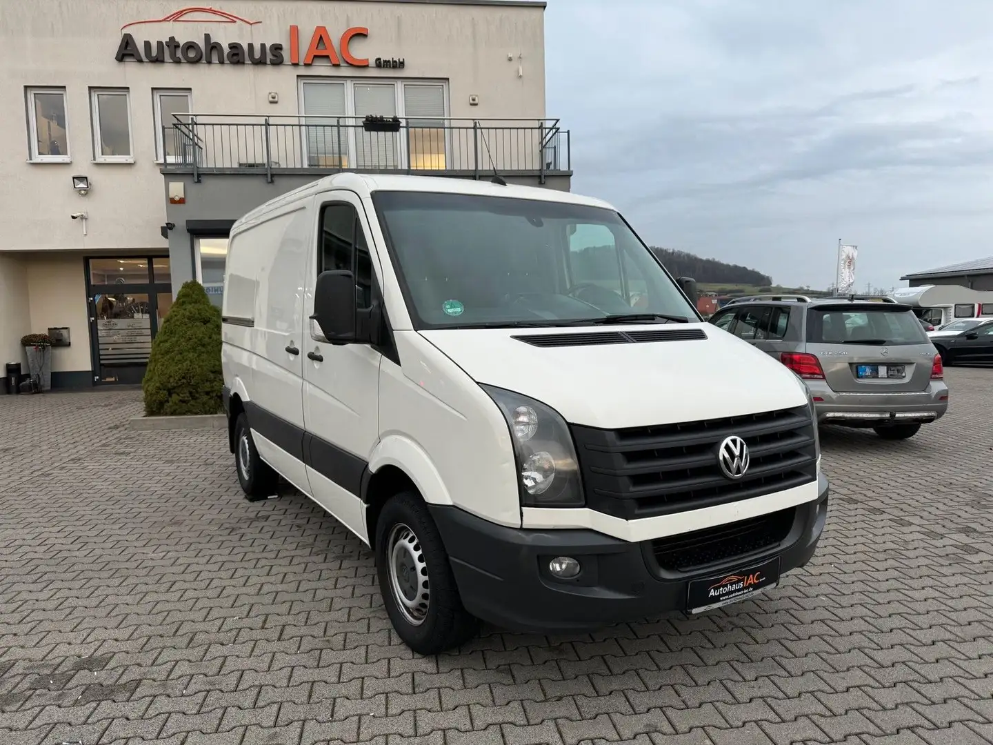 Volkswagen Crafter Kasten 35 kurz L1H1/STHZ/SHZ/AHK Weiß - 2